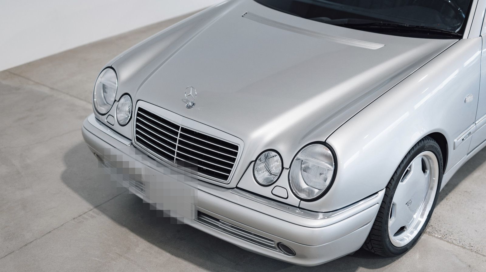 Mercedes-Benz E 55 AMG foto 9