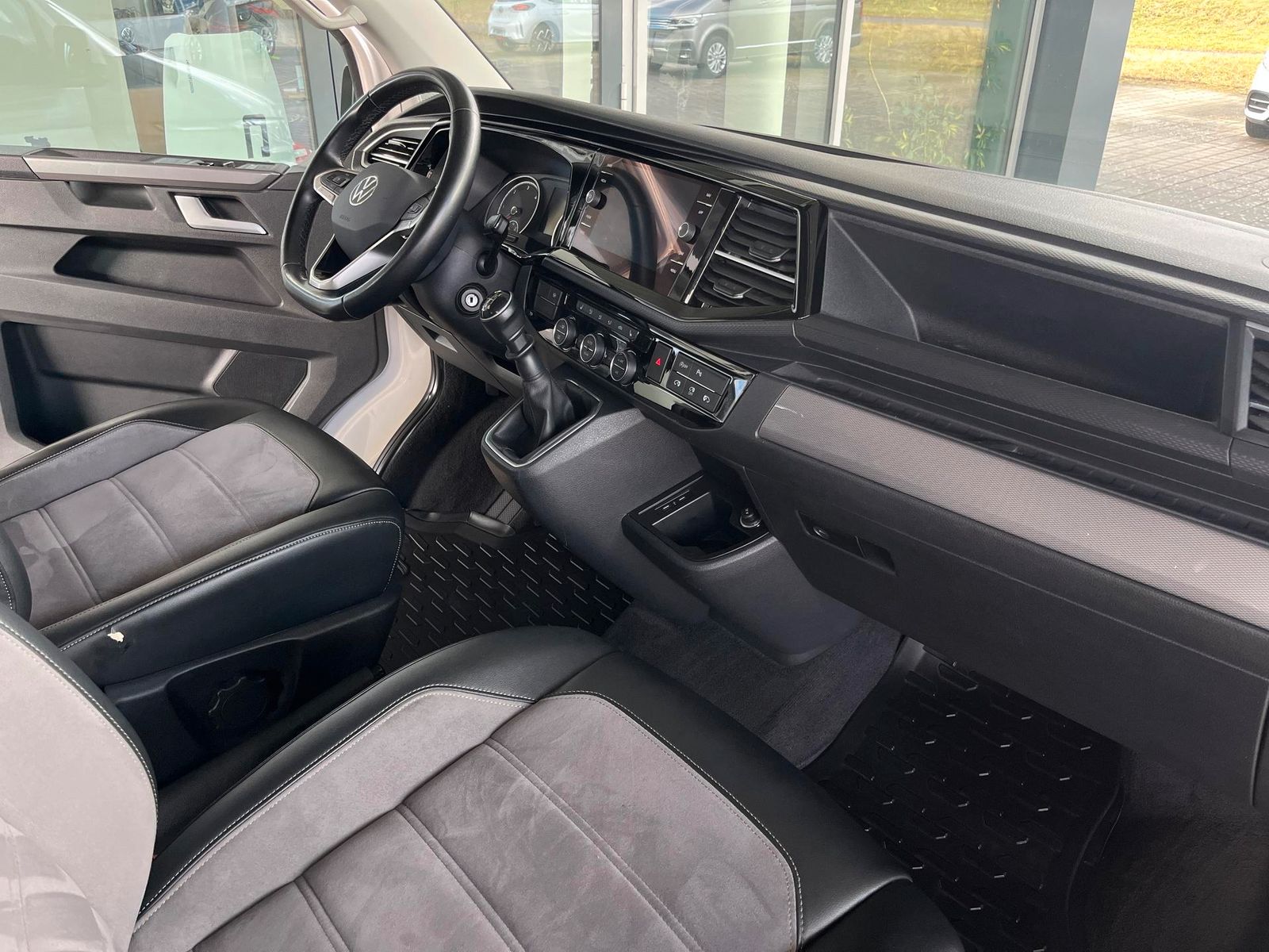 Volkswagen T6.1 Multivan Klimaauto, Navi, Einparkhilfe foto 12
