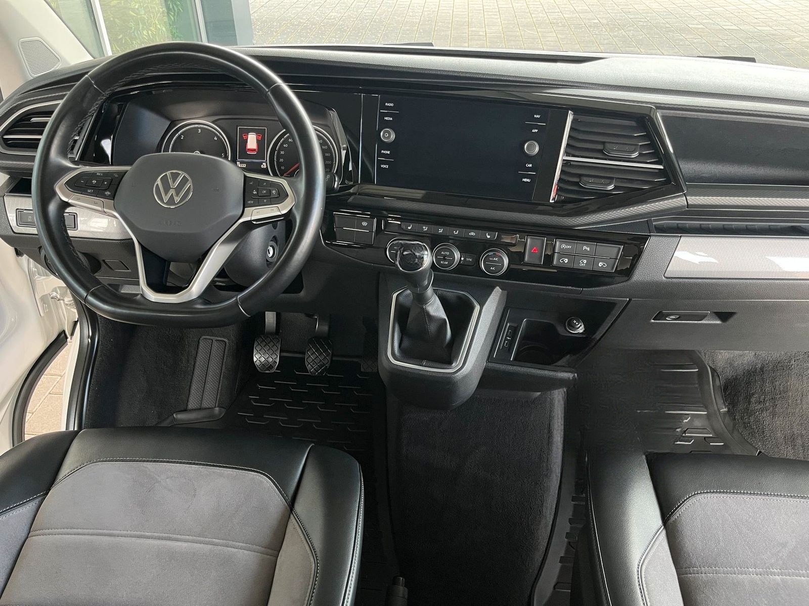 Volkswagen T6.1 Multivan Klimaauto, Navi, Einparkhilfe foto 15