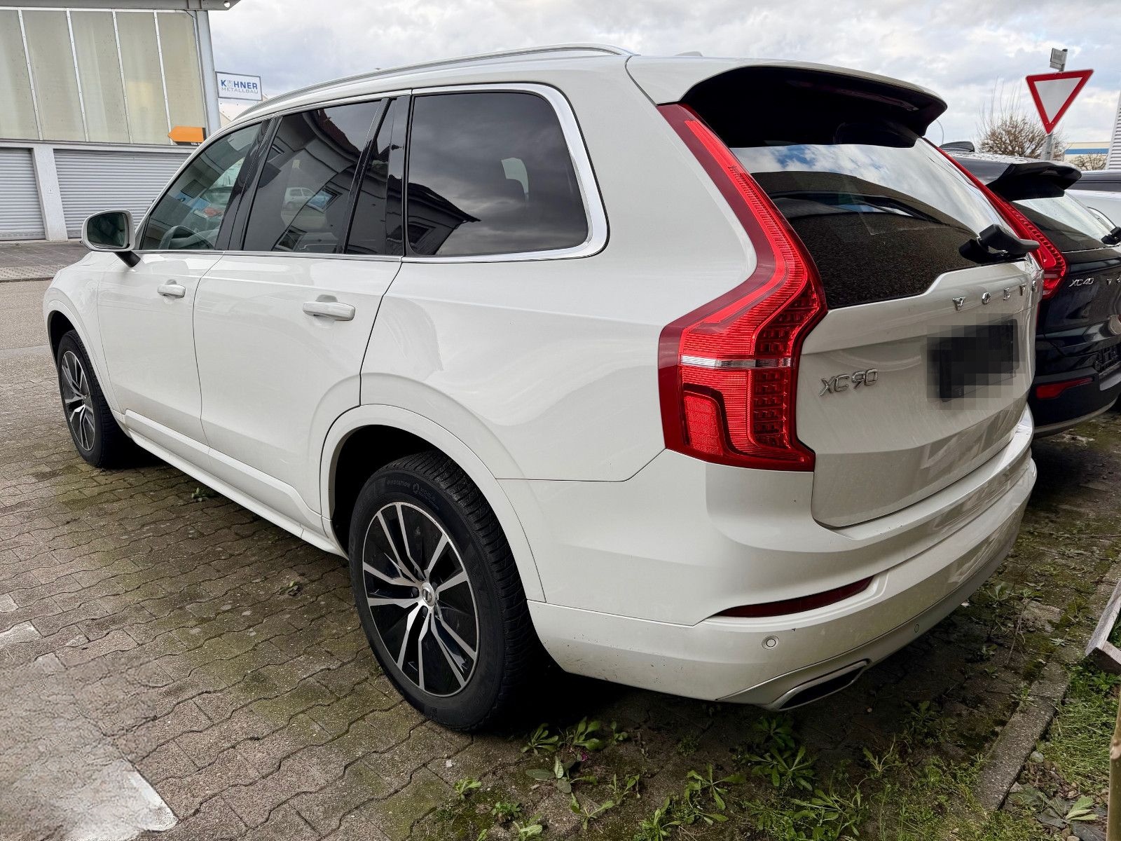 Volvo XC90 B5 Momentum Pro AWD  PANO+LED+LEDER+CAM+h/k foto 4