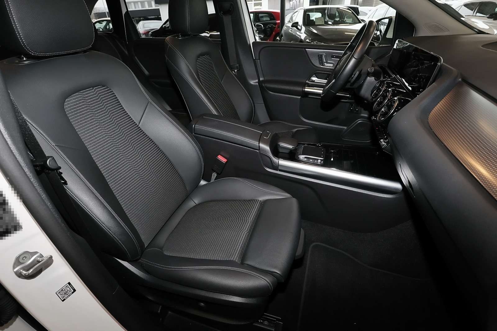 Mercedes-Benz B 250 e PANO+360°+DISTRO+TOTWINKEL+CARPLAY+17" foto 4