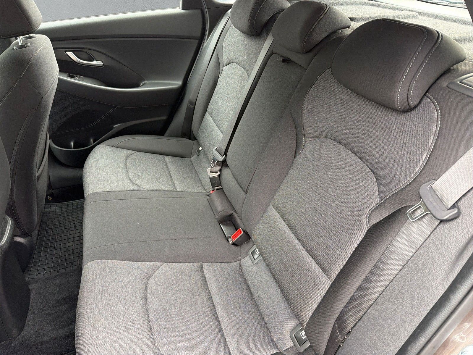 Hyundai i30 1,0 T-GDi DCT Trend NAVI*SHZ*RFK*KLIMAAUTO foto 12