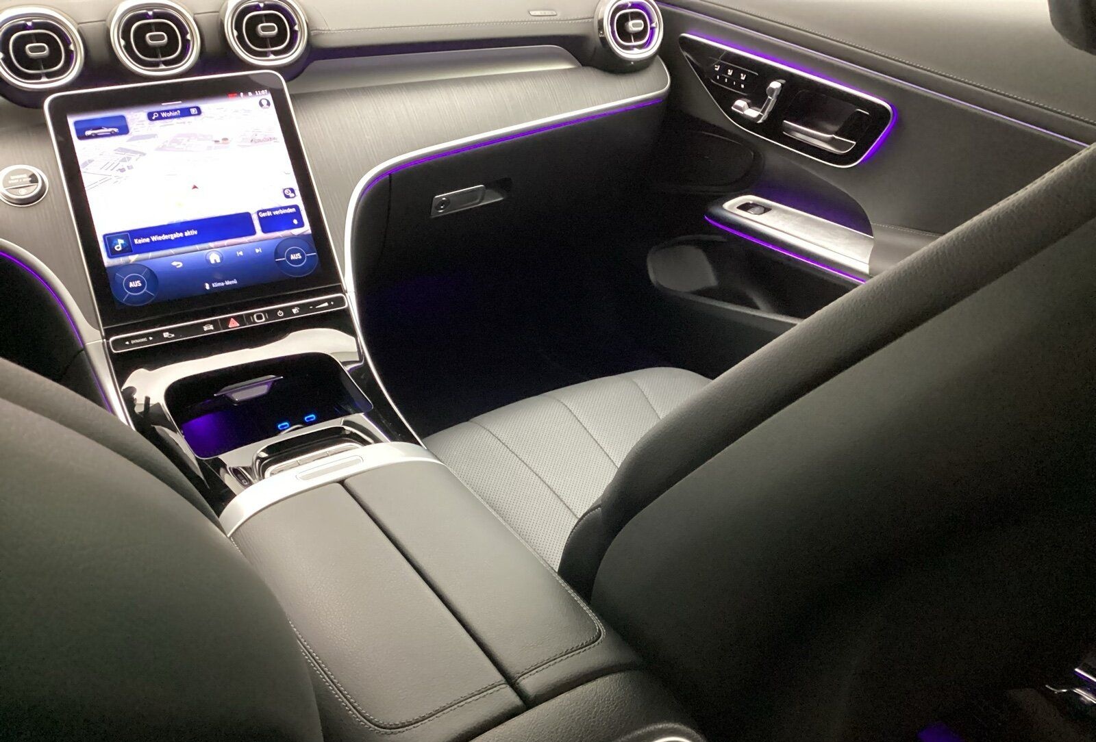 Mercedes-Benz CLE 220d Cabrio AMG Premium Distro Memory Night foto 18