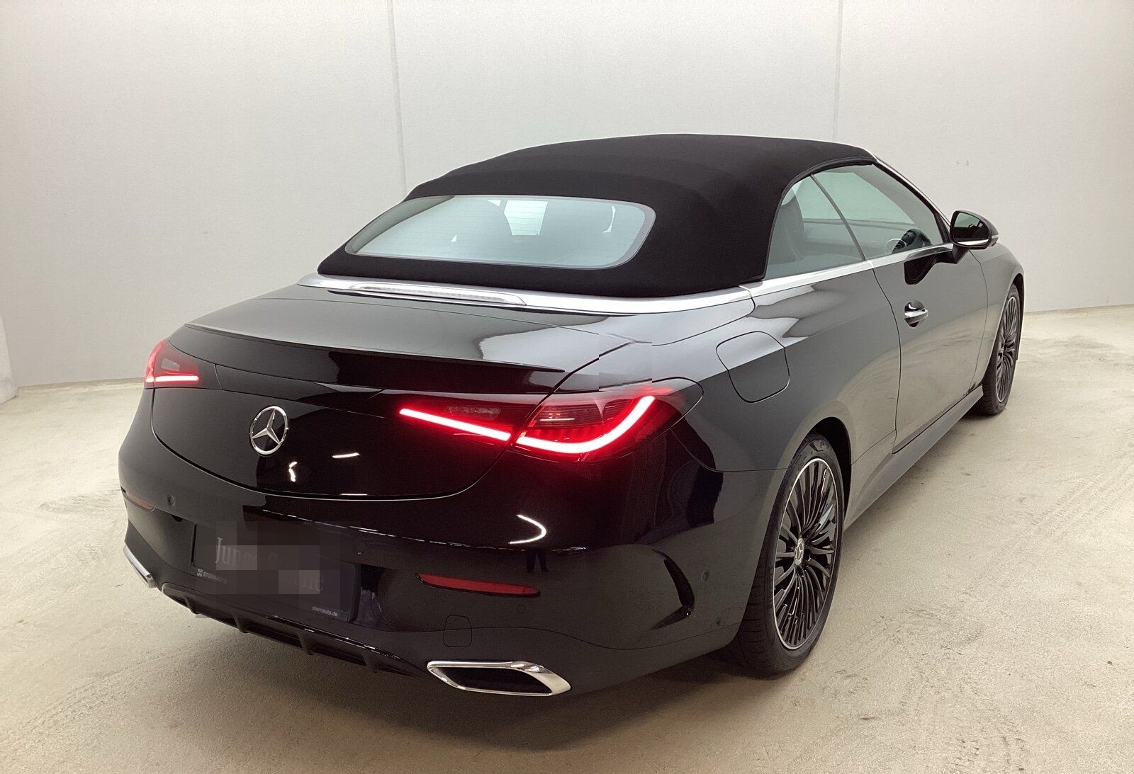 Mercedes-Benz CLE 220d Cabrio AMG Premium Distro Memory Night foto 4