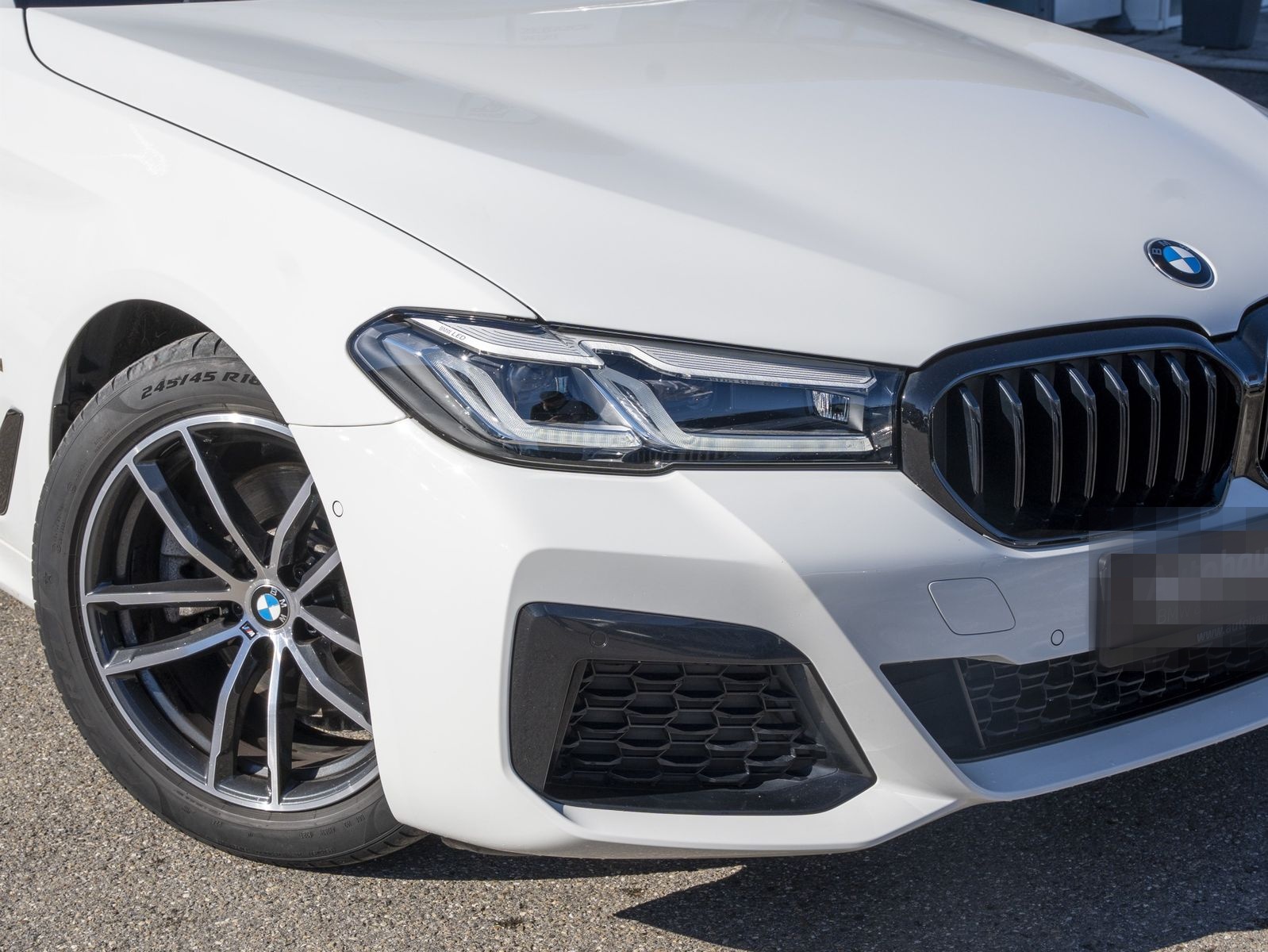 BMW 520d xDrive Limo M-Sport KAMERA HiFi adapLED foto 14