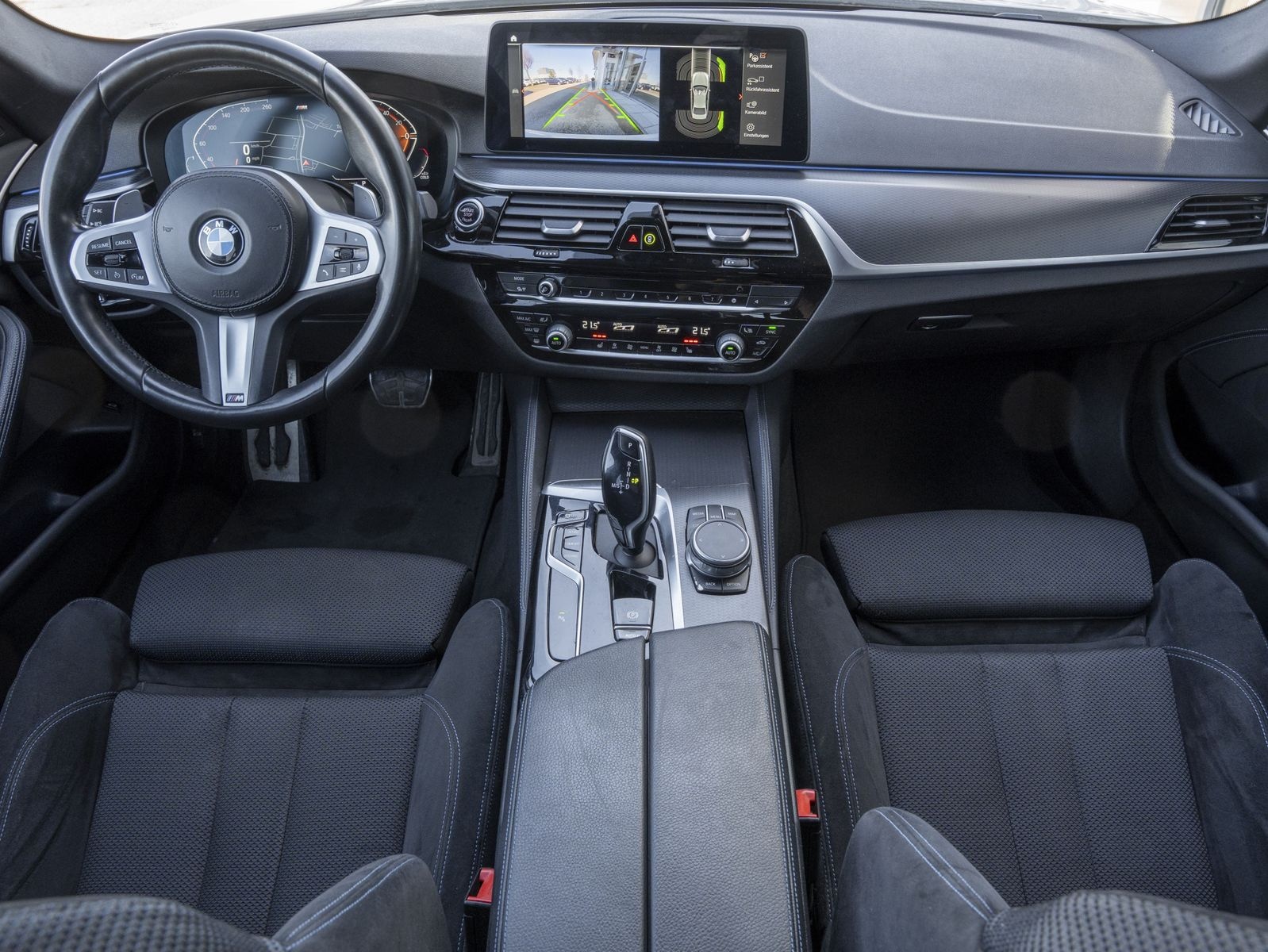 BMW 520d xDrive Limo M-Sport KAMERA HiFi adapLED foto 5