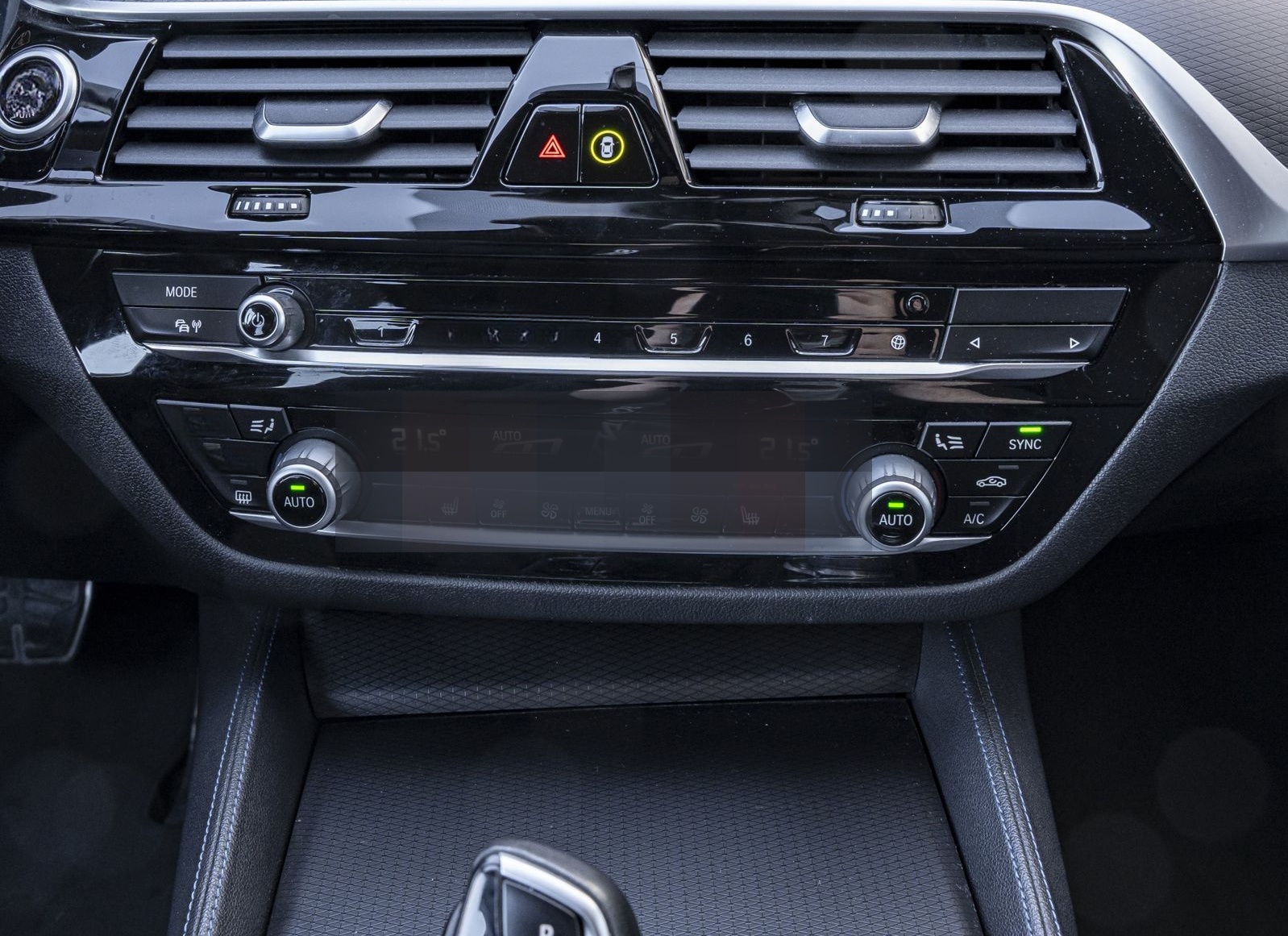 BMW 520d xDrive Limo M-Sport KAMERA HiFi adapLED foto 8