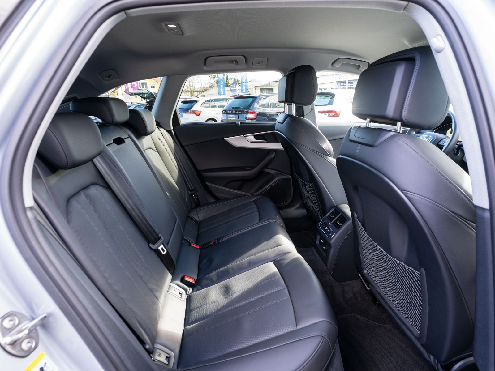 Audi A4 Avant advanced 40TDI Stroni LED Navi 360° ACC foto 8