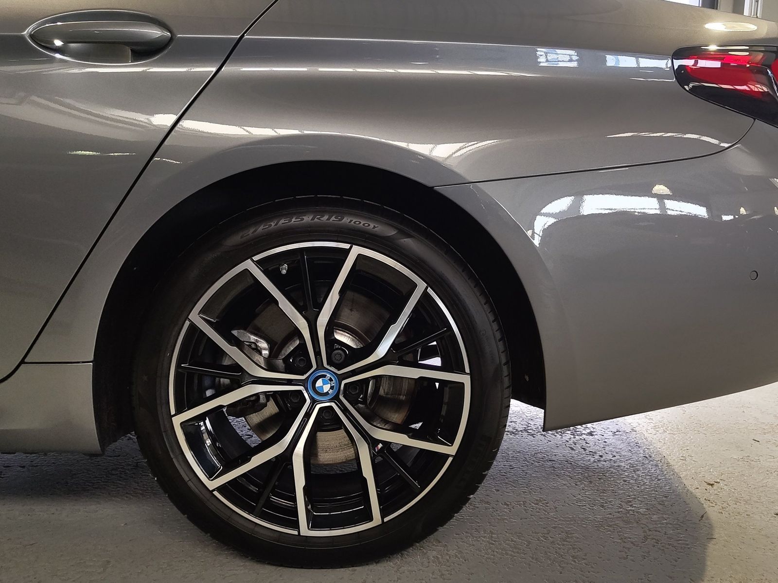 BMW 545e xDrive Lim. M Sportpaket NaviProf*Harman foto 12