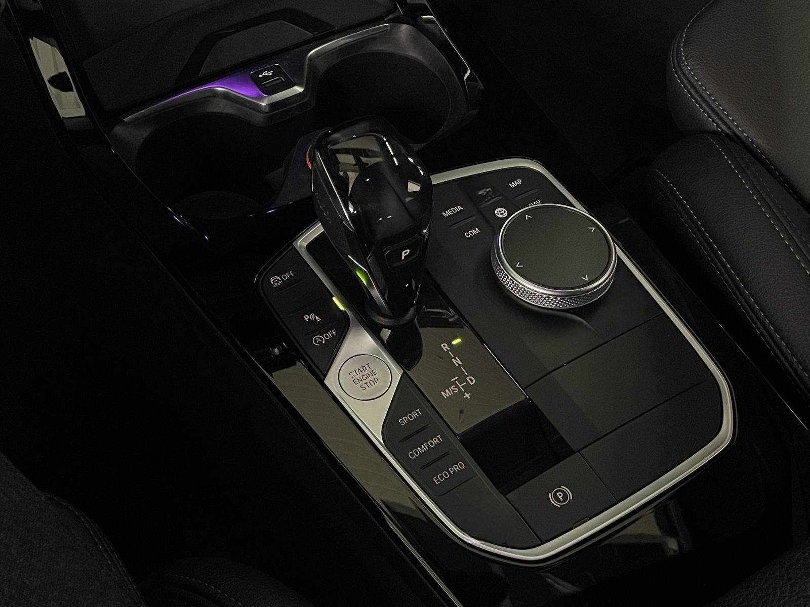 BMW 118 i*///M-SPORT*F40*LIVE CK* foto 17