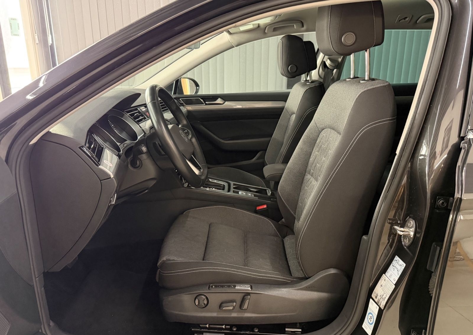 Volkswagen Passat Variant 2.0 TDI Business*AHK*IQ-LIGHT* foto 13