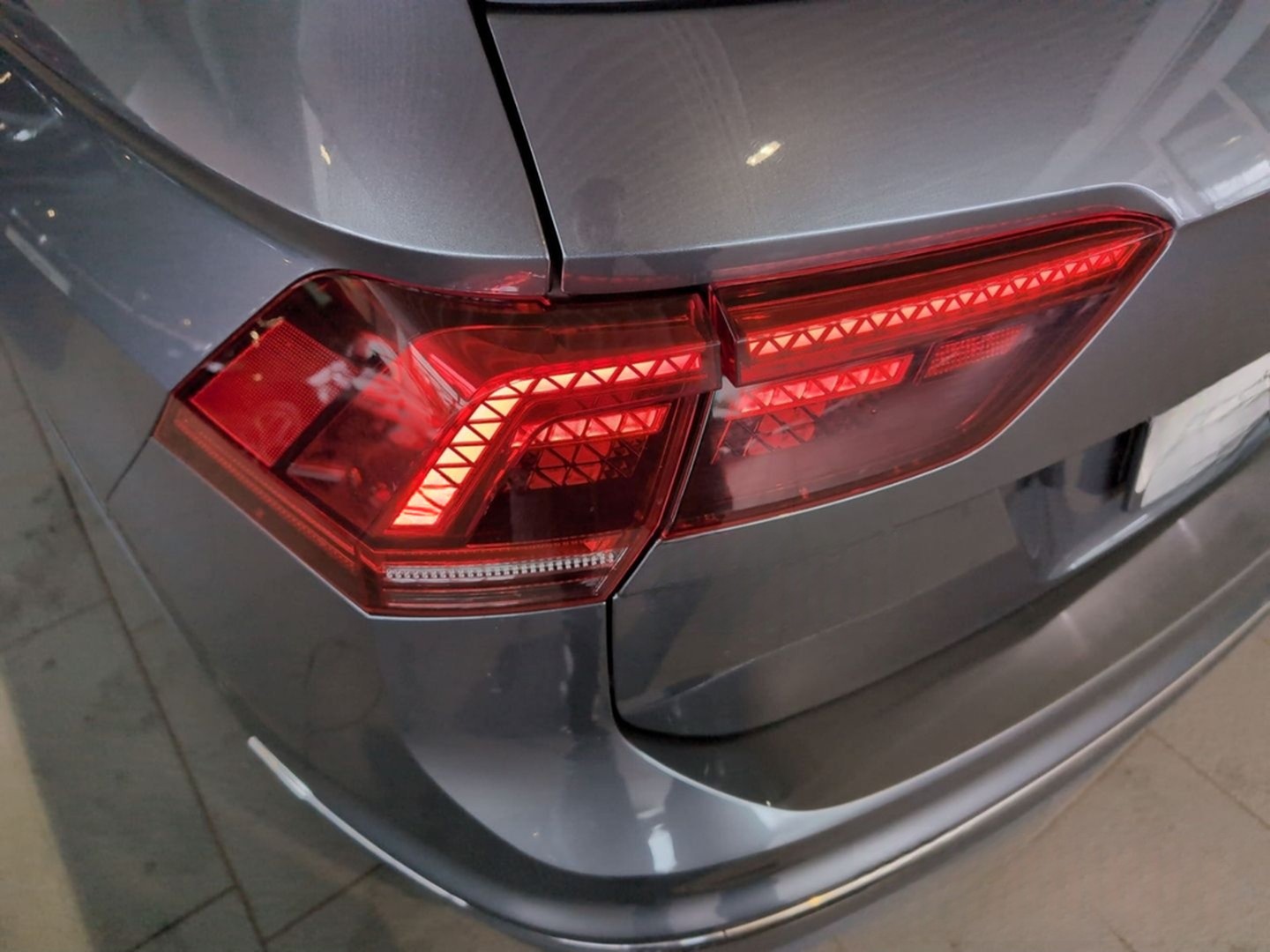 Volkswagen Tiguan Highline 2,0 TSI DSG 4Motion AHK+MASSAGES foto 19