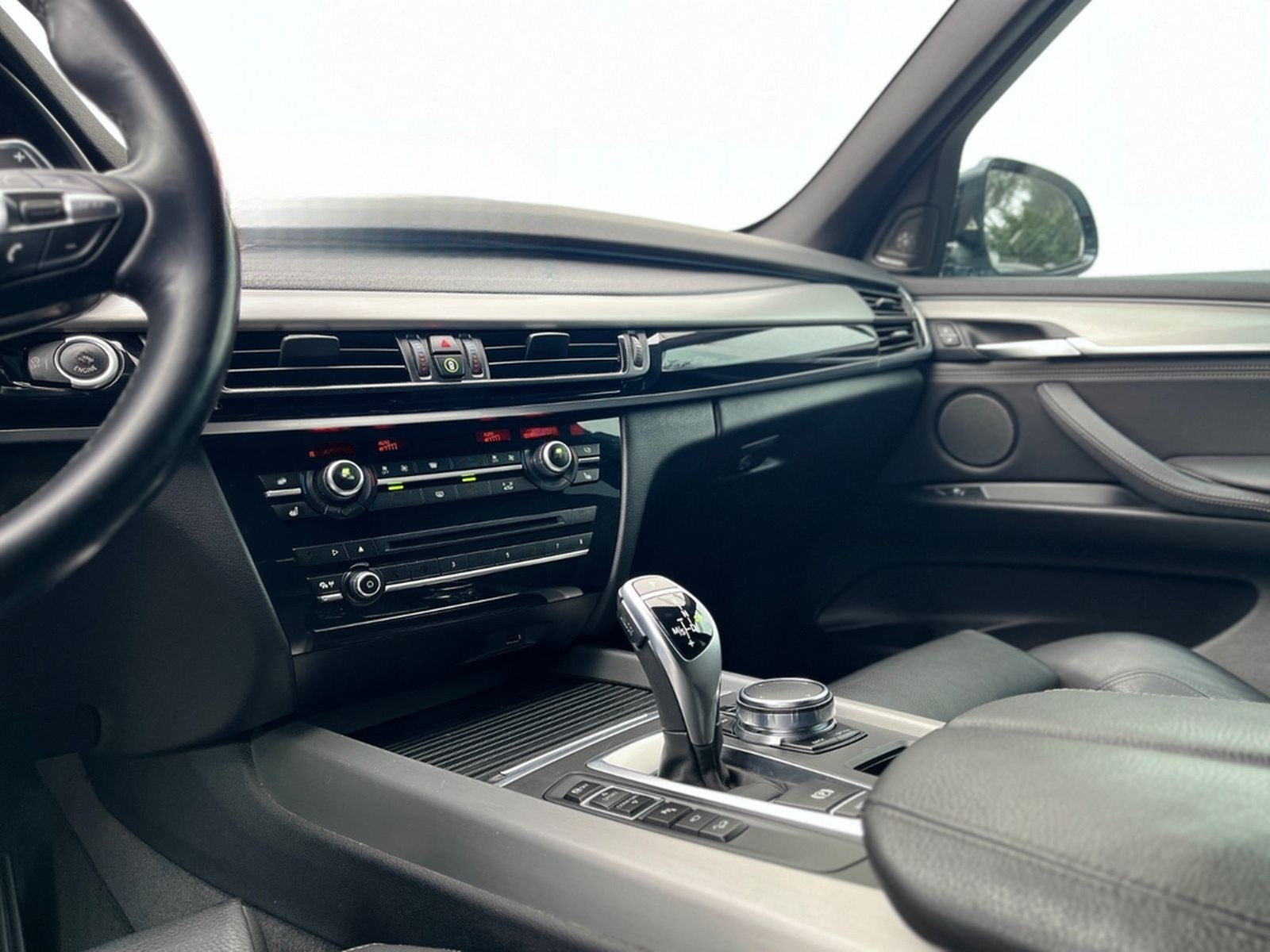BMW X5 xDrive50i - 1. Hand - M-Paket HUD h/k ACC AHK foto 14