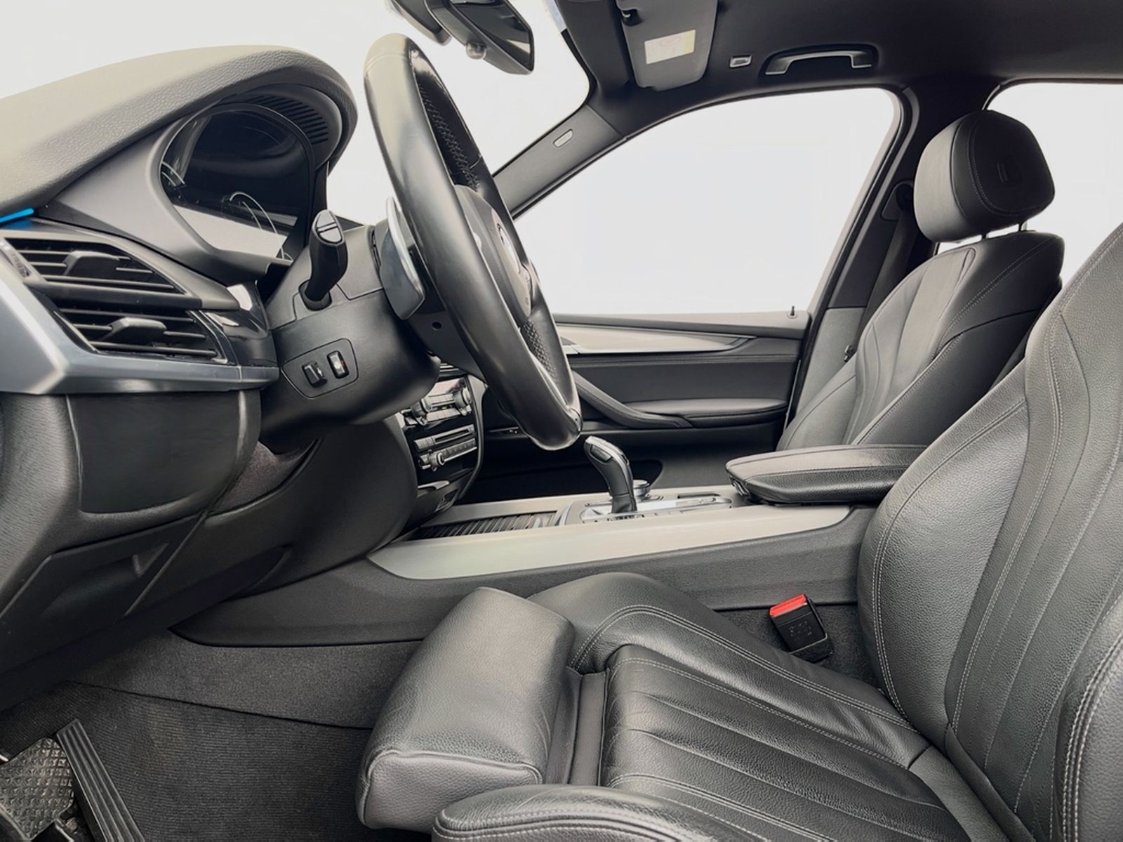 BMW X5 xDrive50i - 1. Hand - M-Paket HUD h/k ACC AHK foto 15