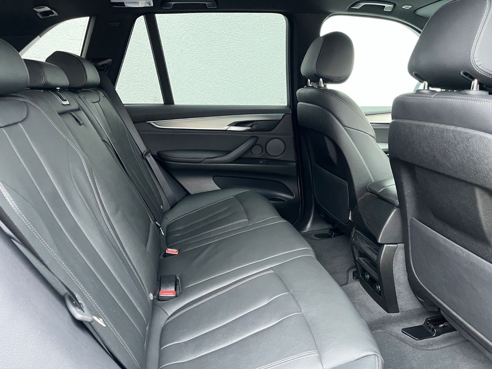 BMW X5 xDrive50i - 1. Hand - M-Paket HUD h/k ACC AHK foto 19