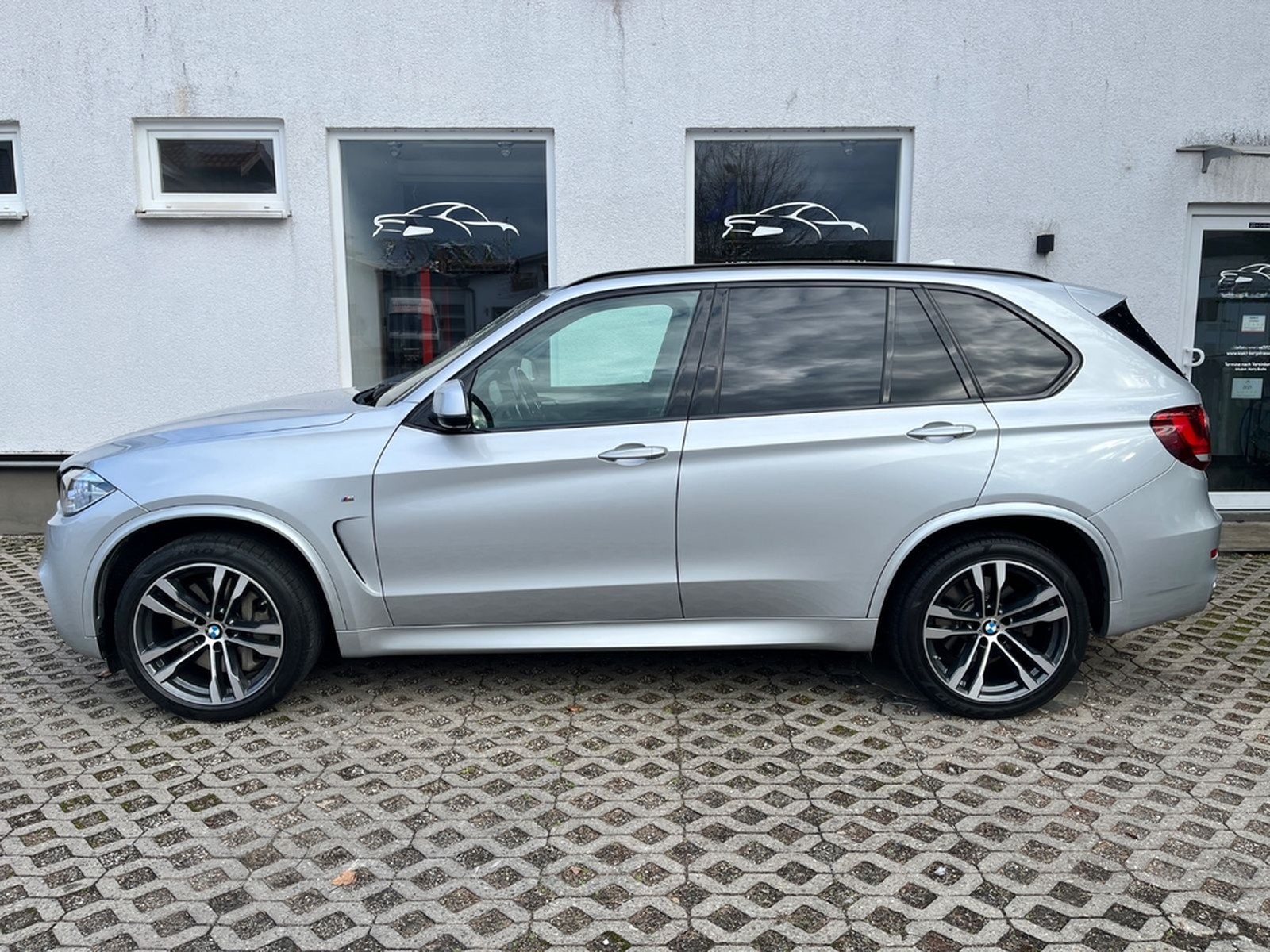 BMW X5 xDrive50i - 1. Hand - M-Paket HUD h/k ACC AHK foto 5