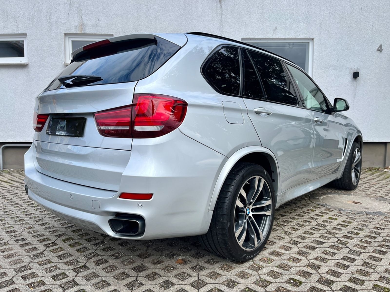 BMW X5 xDrive50i - 1. Hand - M-Paket HUD h/k ACC AHK foto 7
