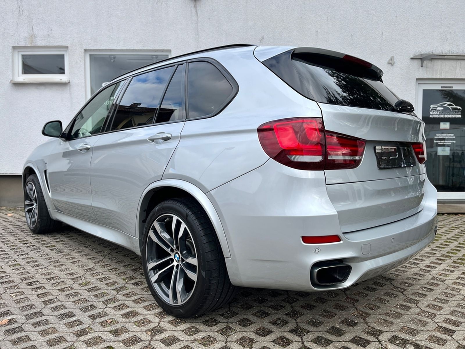 BMW X5 xDrive50i - 1. Hand - M-Paket HUD h/k ACC AHK foto 9