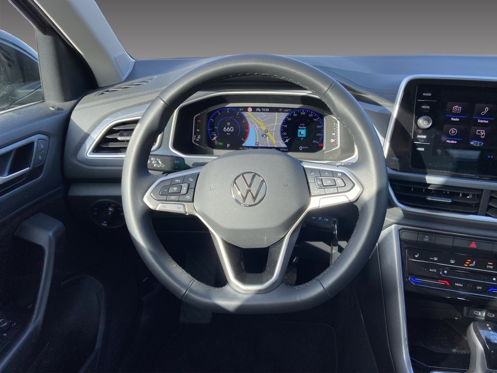 Volkswagen T-Roc Style 1.5TSI DSG Style *AHK*PANO*KAMERA* foto 11