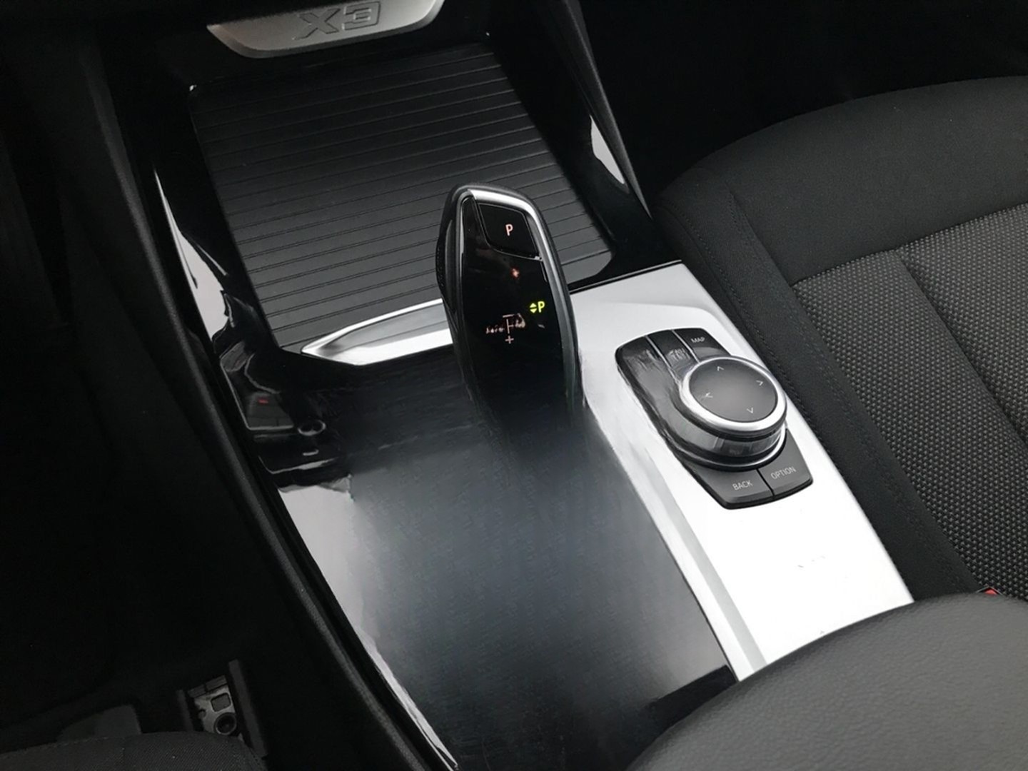 BMW X3 xDrive 30d Advantage *adap Fahrw*AHK*HiFi*SHZ foto 27