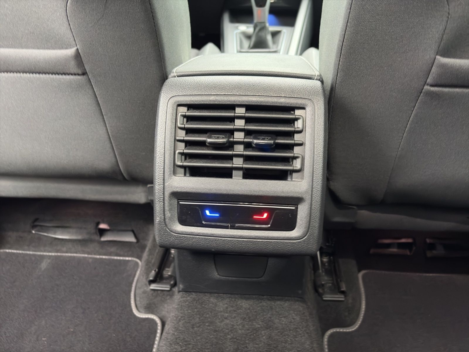 Volkswagen Golf Life ACTIVE 1.5 TSI*NAVI*AHK*KAM*SHZ*ACC*LE foto 12