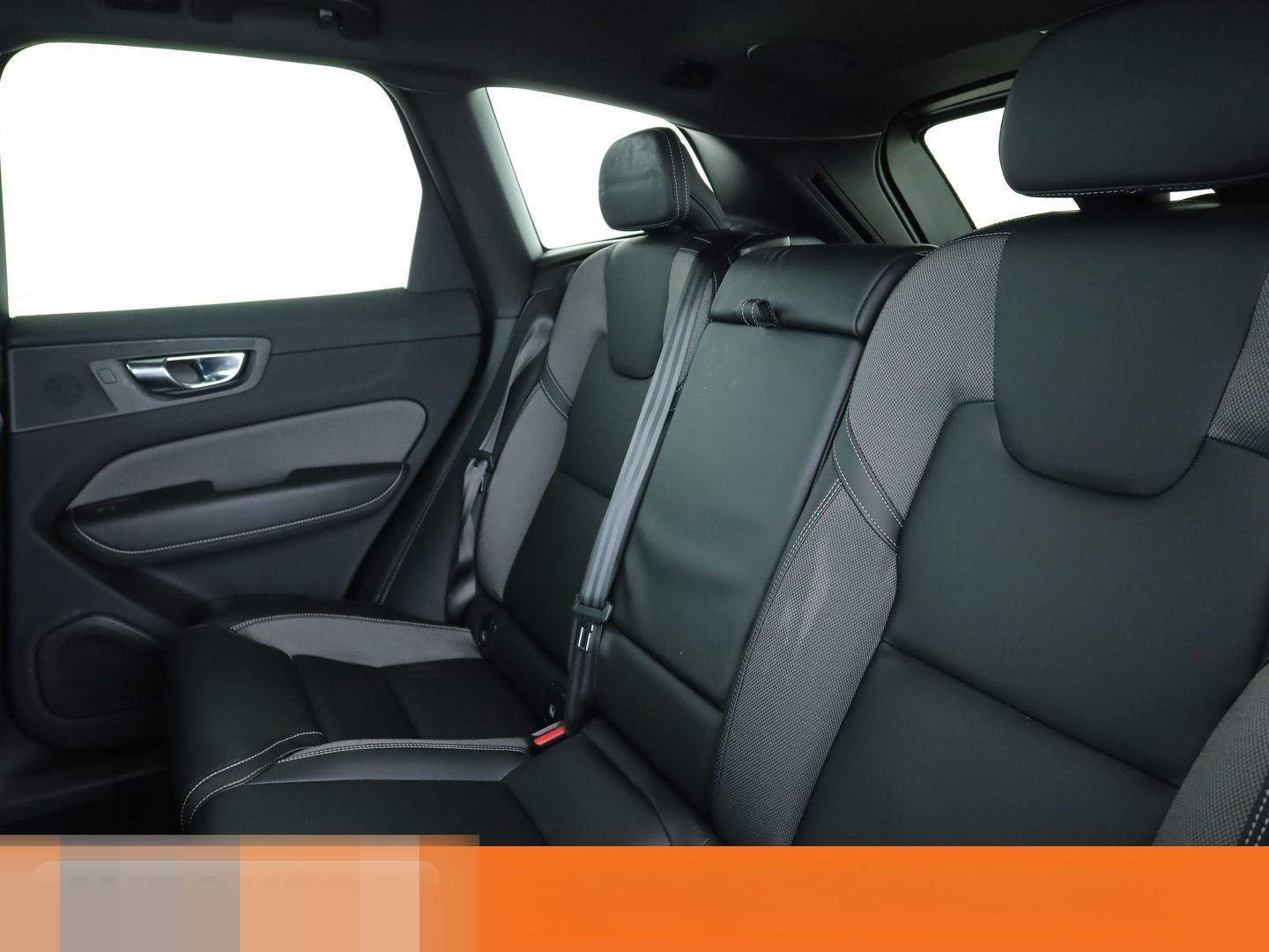 Volvo XC60 2.0 B4 R Design 2WD Aut.*ACC*HARMAN/KARDON* foto 14