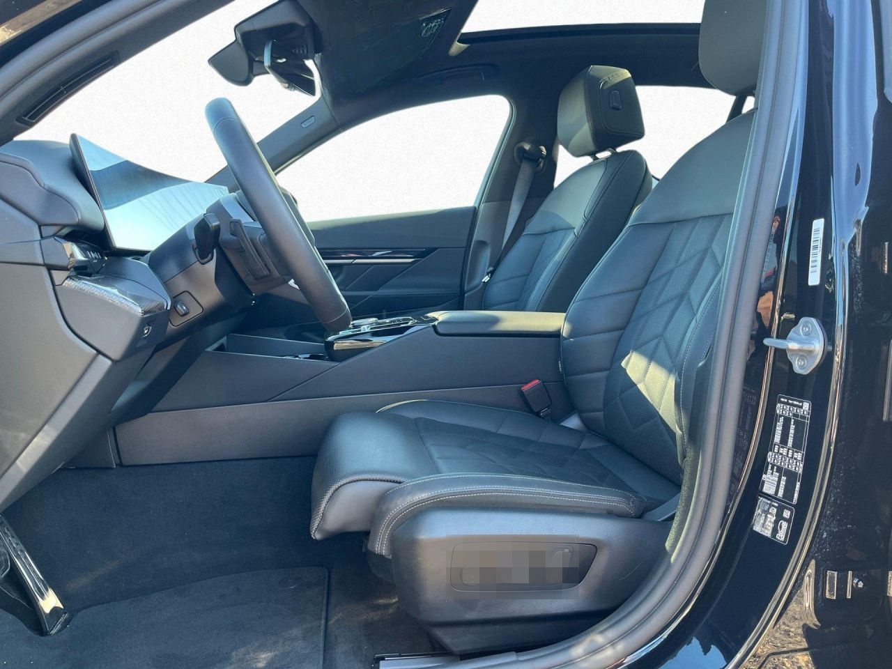 BMW 520dA xDr M SPORT Pano,AHK,StHzg,20",KomSi,360° foto 16
