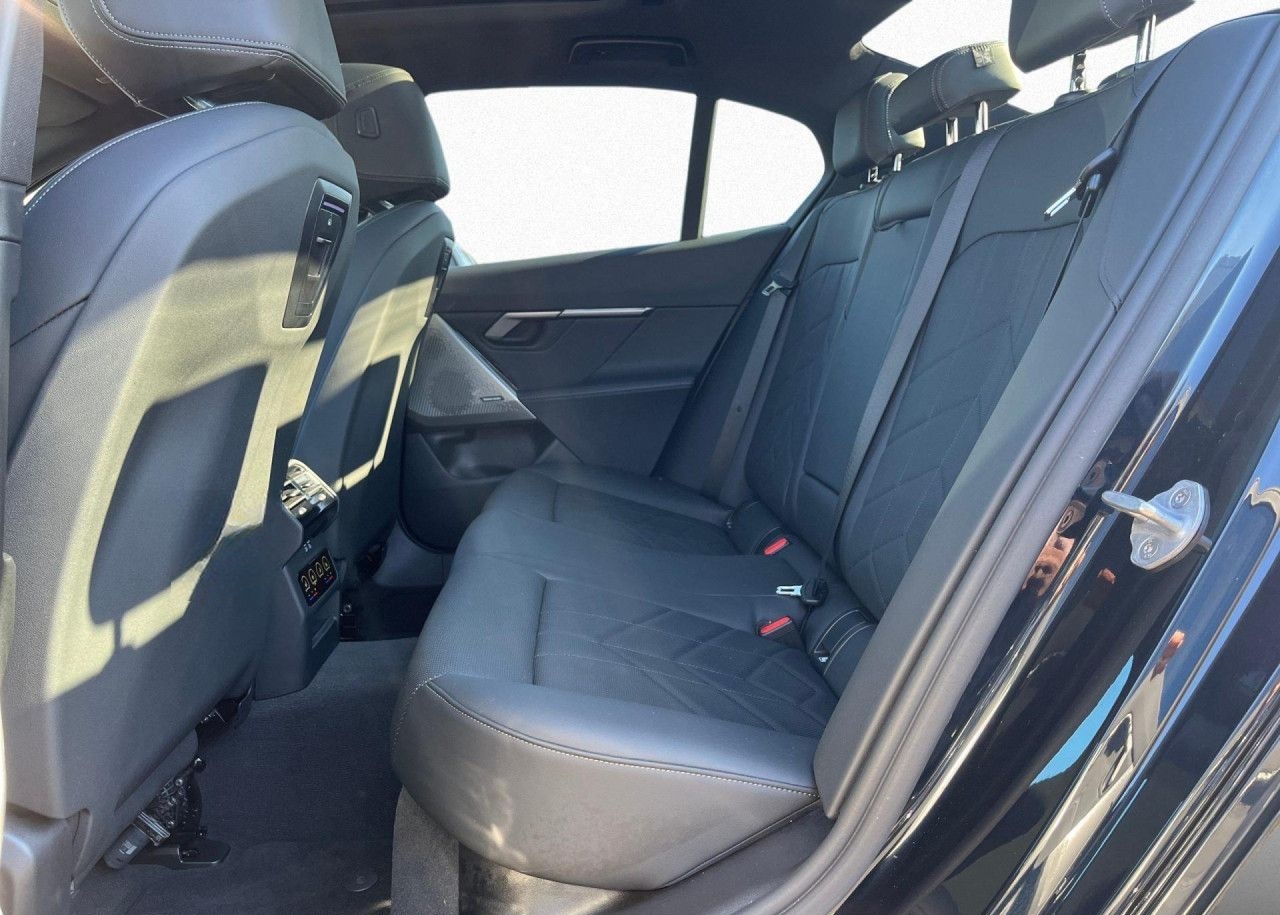 BMW 520dA xDr M SPORT Pano,AHK,StHzg,20",KomSi,360° foto 18