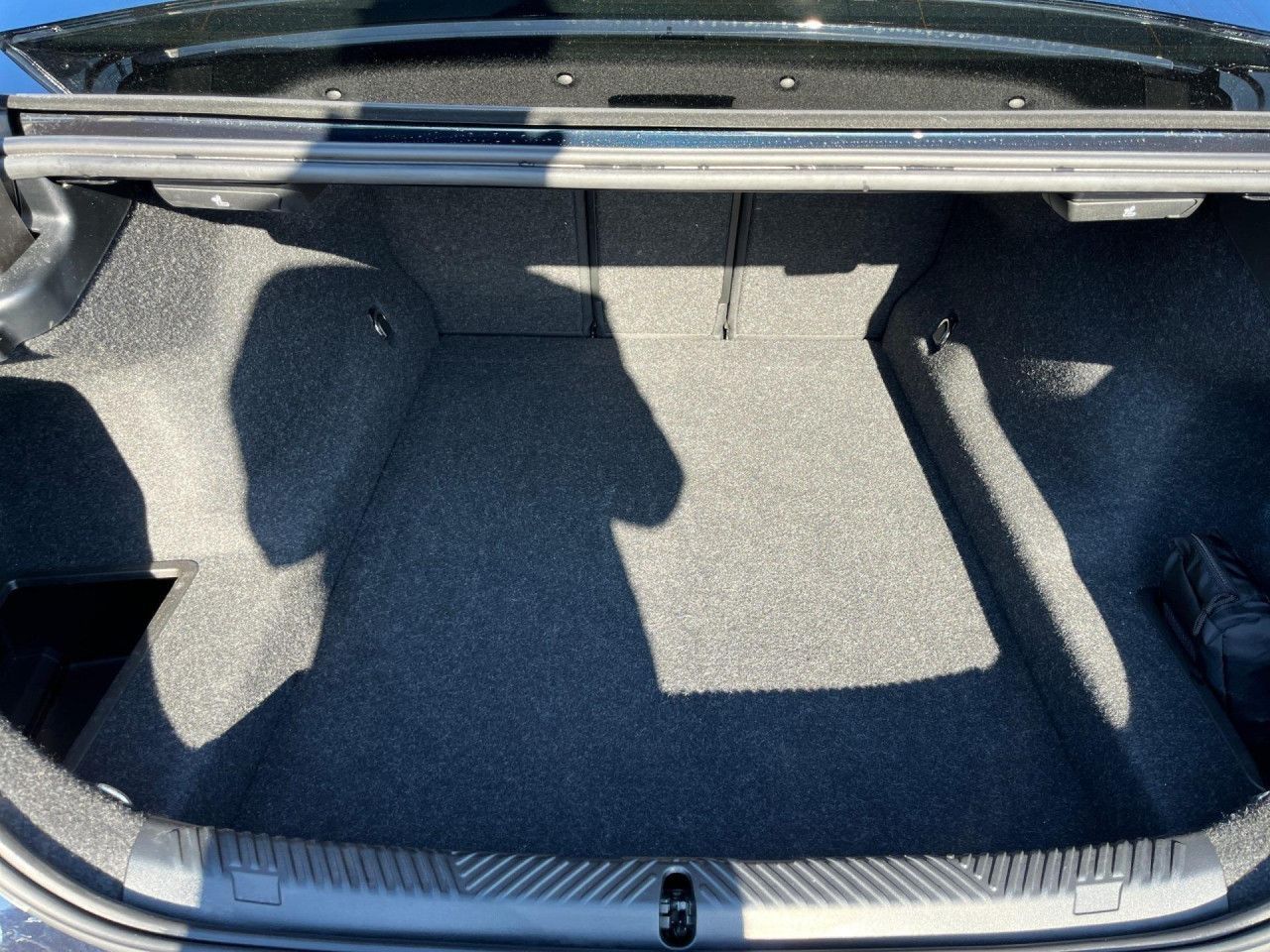 BMW 520dA xDr M SPORT Pano,AHK,StHzg,20",KomSi,360° foto 19