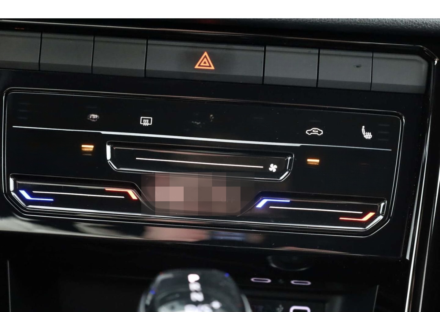 Volkswagen T-Roc 1.5 TSI R-Line DSG NAV/LED/RFK/ACC/SH/DAB+ foto 19