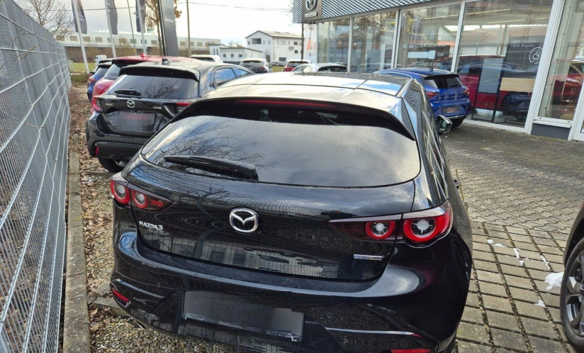 Mazda 3 2.5L e-SKYACTIV G 140ps foto 3