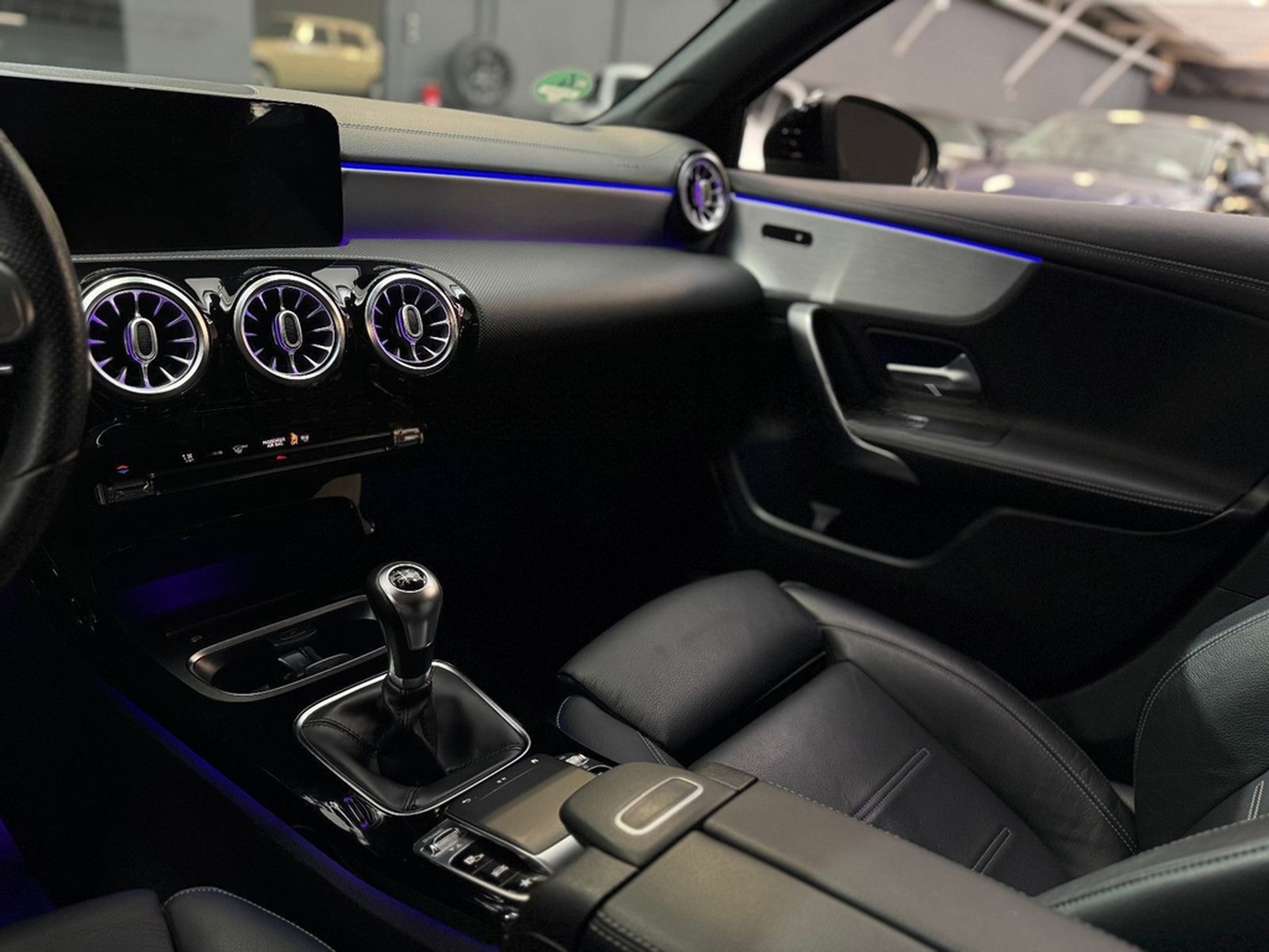 Mercedes-Benz A 180 AMG-Line/Pano/Virtual/Navi/Ambiente/Kamera foto 18