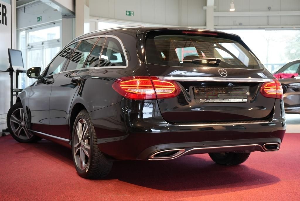 Mercedes-Benz C 300 T 7G Avantgarde*LED*Navi*Kamera*AHK*Pano* foto 2