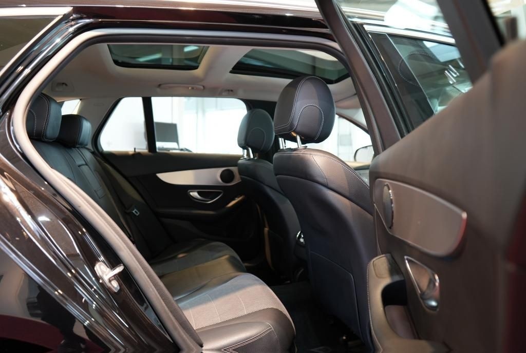 Mercedes-Benz C 300 T 7G Avantgarde*LED*Navi*Kamera*AHK*Pano* foto 11