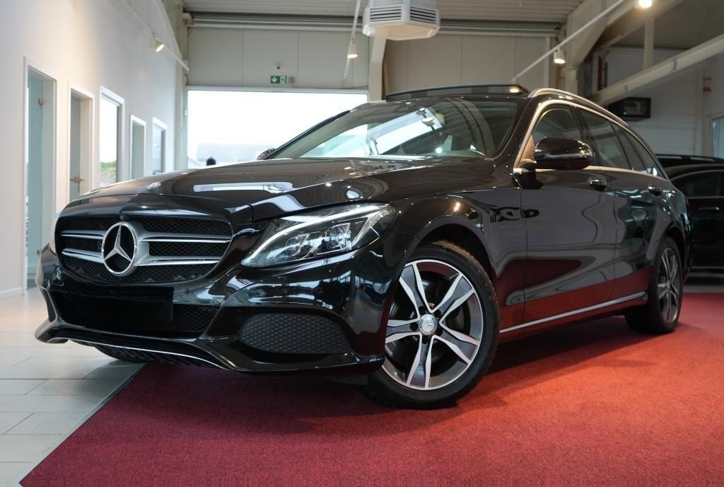 Mercedes-Benz C 300 T 7G Avantgarde*LED*Navi*Kamera*AHK*Pano* foto 3