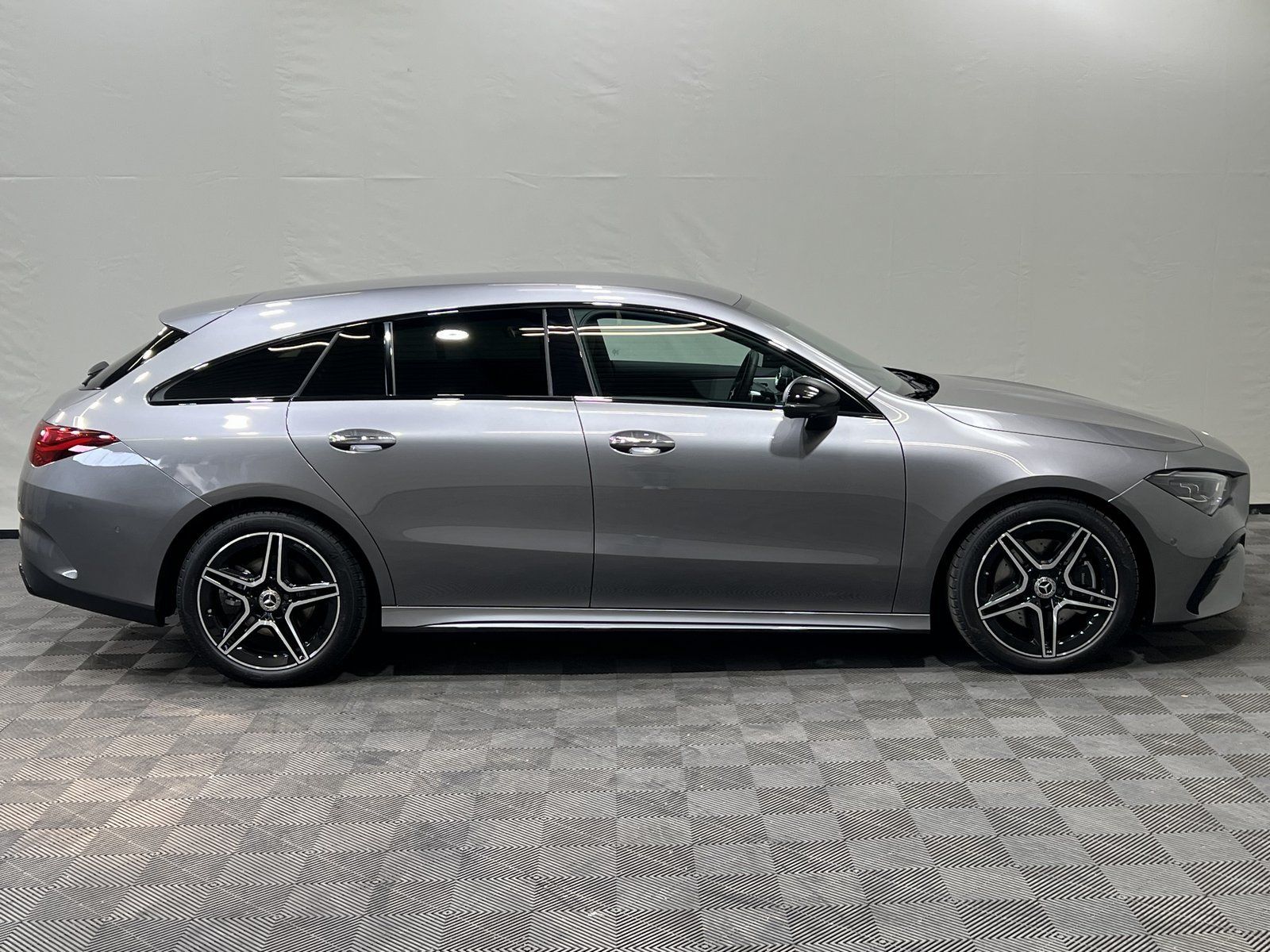 Mercedes-Benz CLA 220 d SB AMG Night Multibeam AHK 360° Distro foto 5