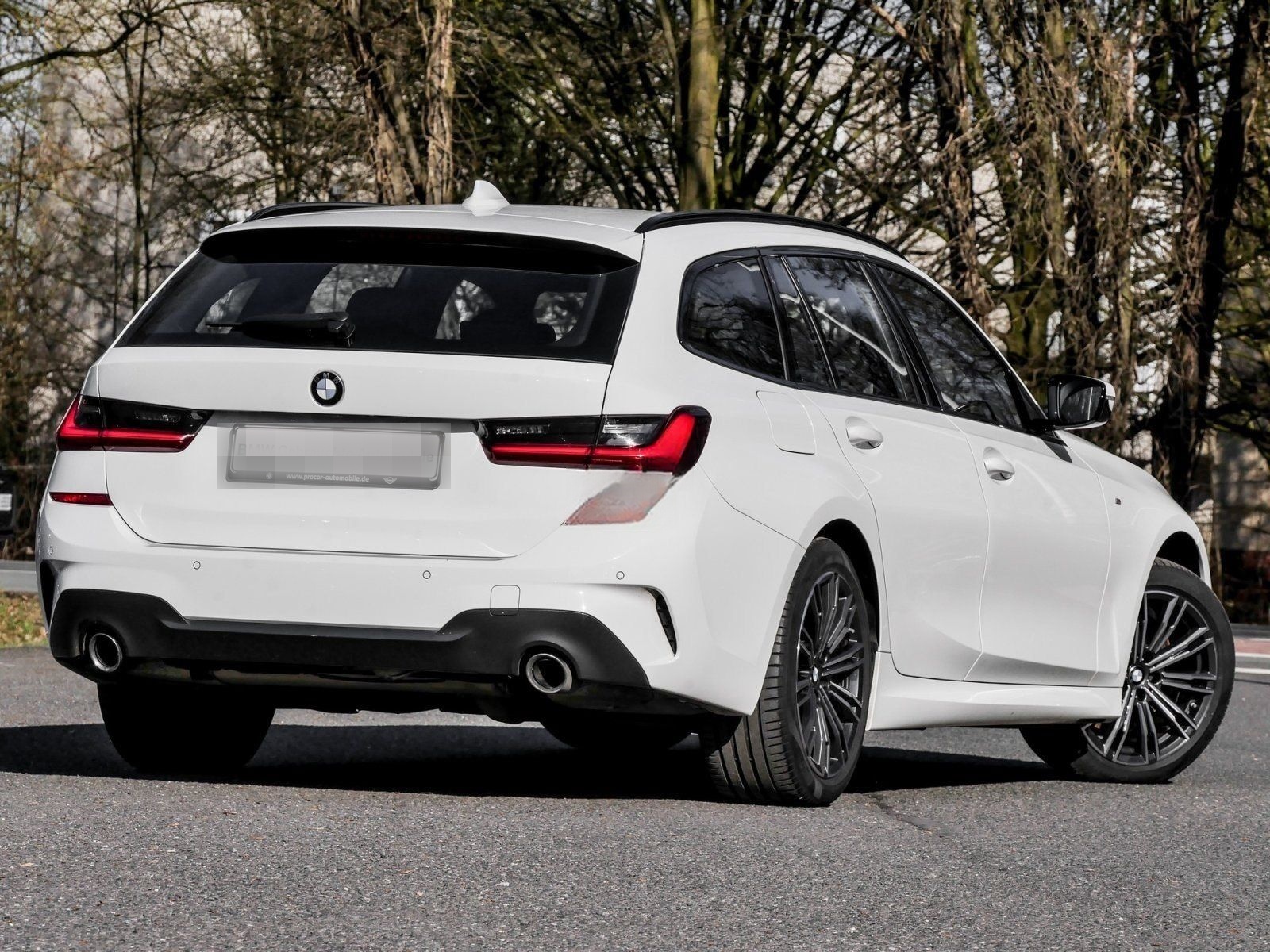 BMW 330d xDrive M SPORT+AHK+HiFi+SHZ+LC PROF foto 2