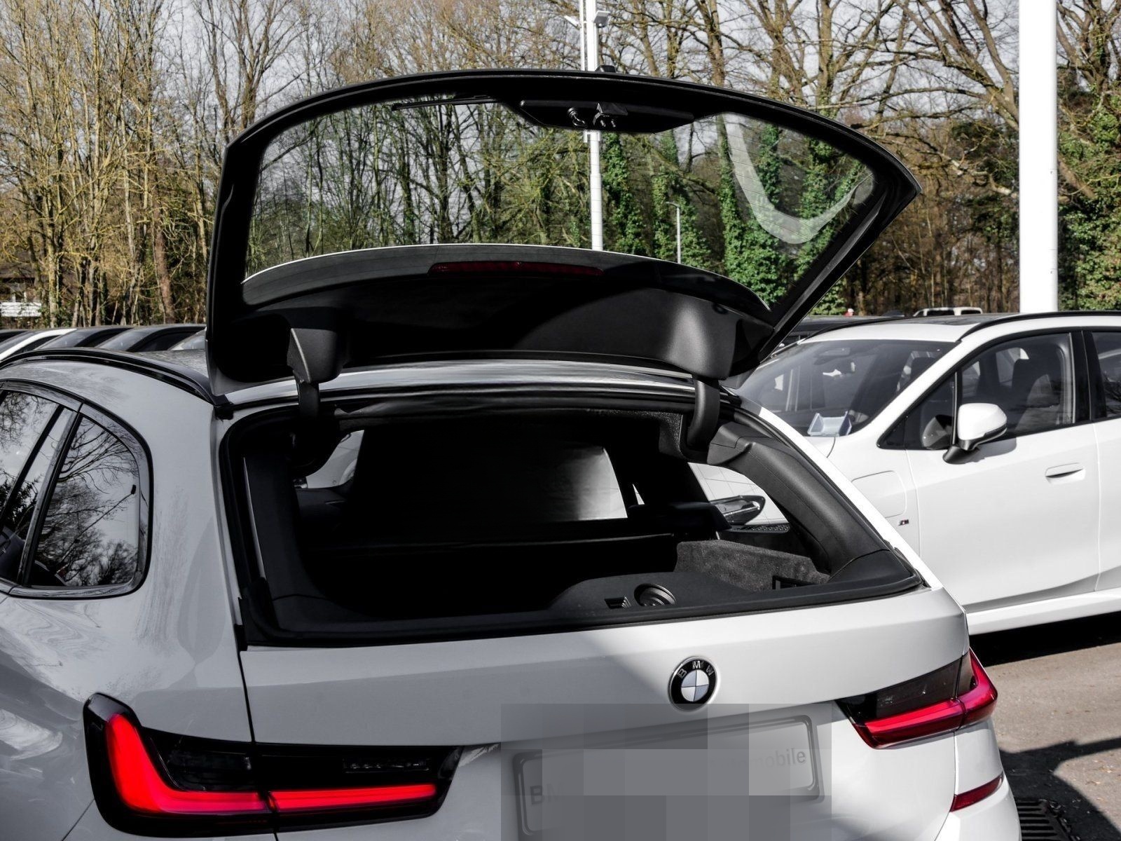 BMW 330d xDrive M SPORT+AHK+HiFi+SHZ+LC PROF foto 15