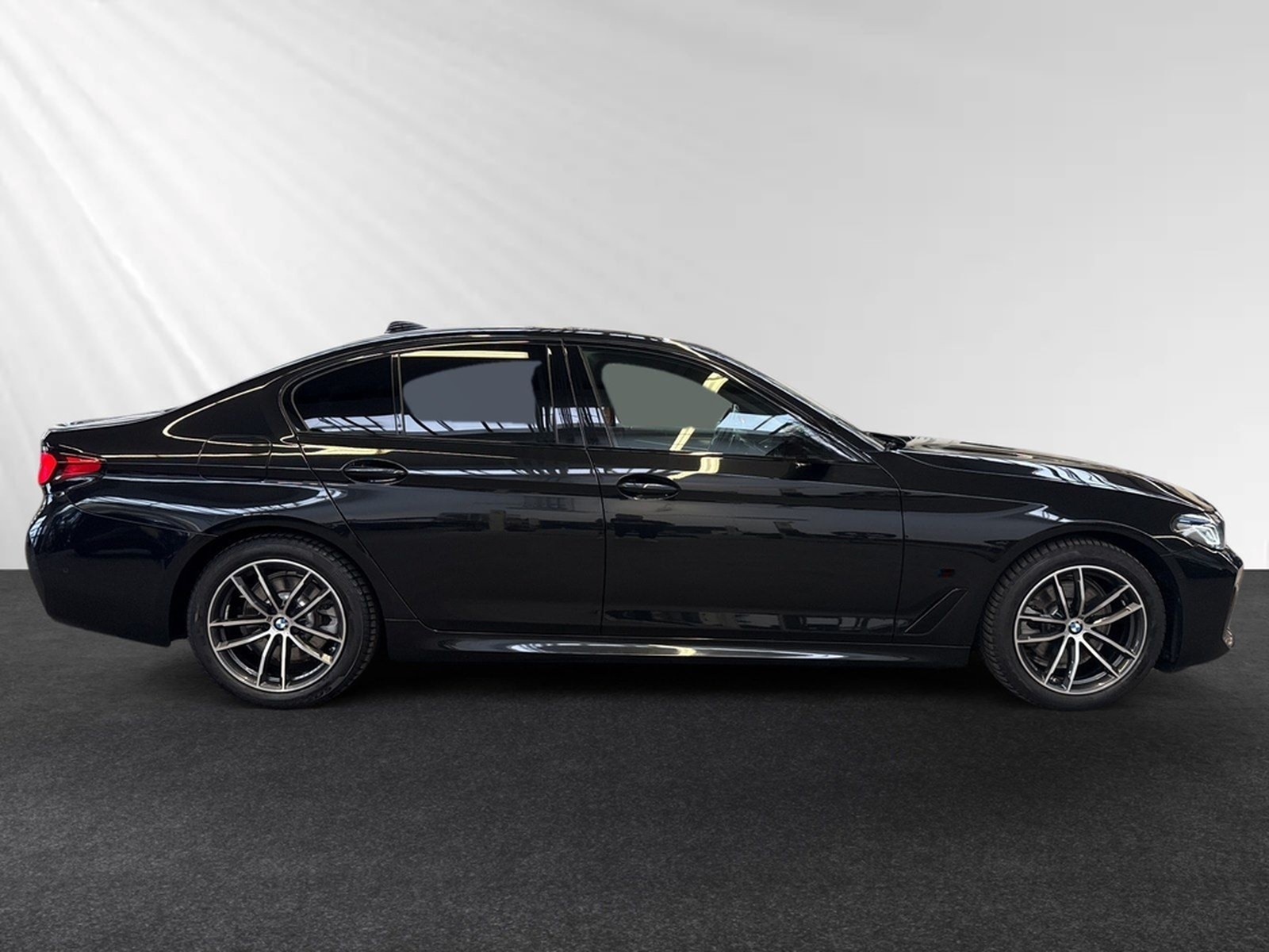 BMW 520i M Sport|AHK|Glasdach|Komfortsitz|Stop&Go foto 2