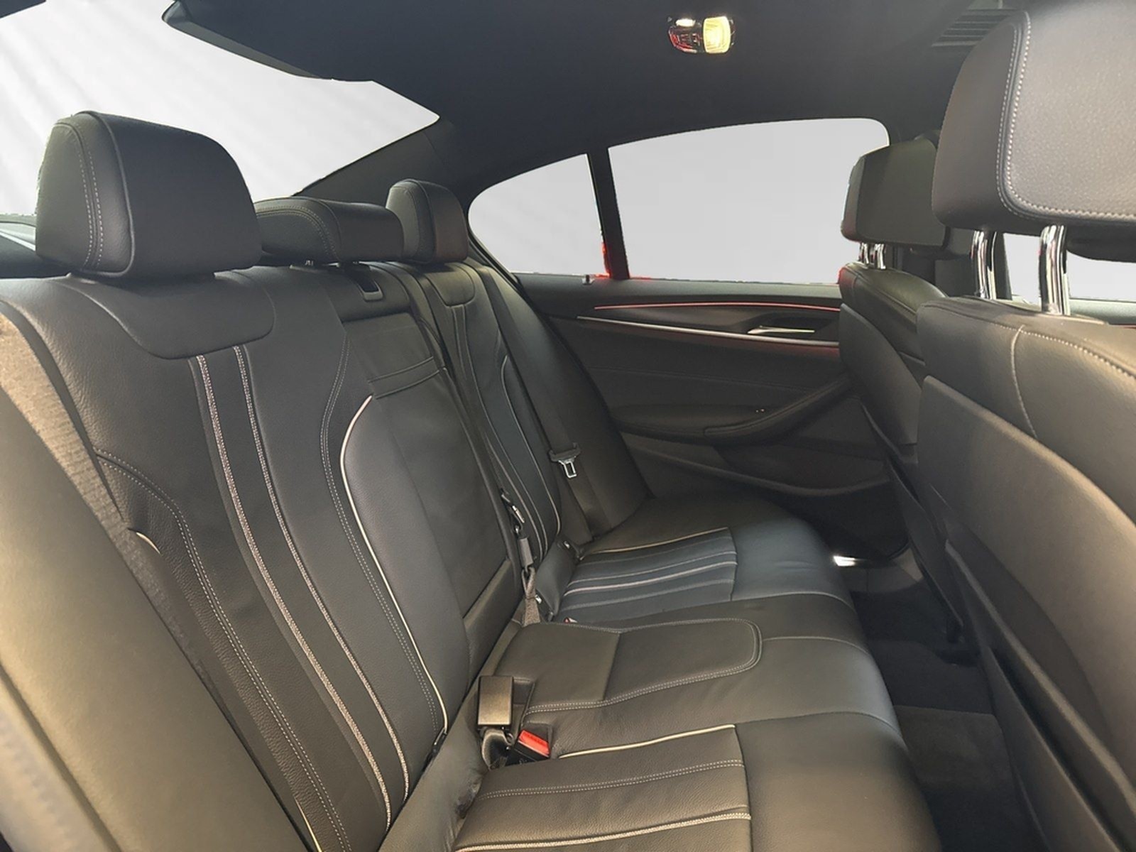 BMW 520i M Sport|AHK|Glasdach|Komfortsitz|Stop&Go foto 13