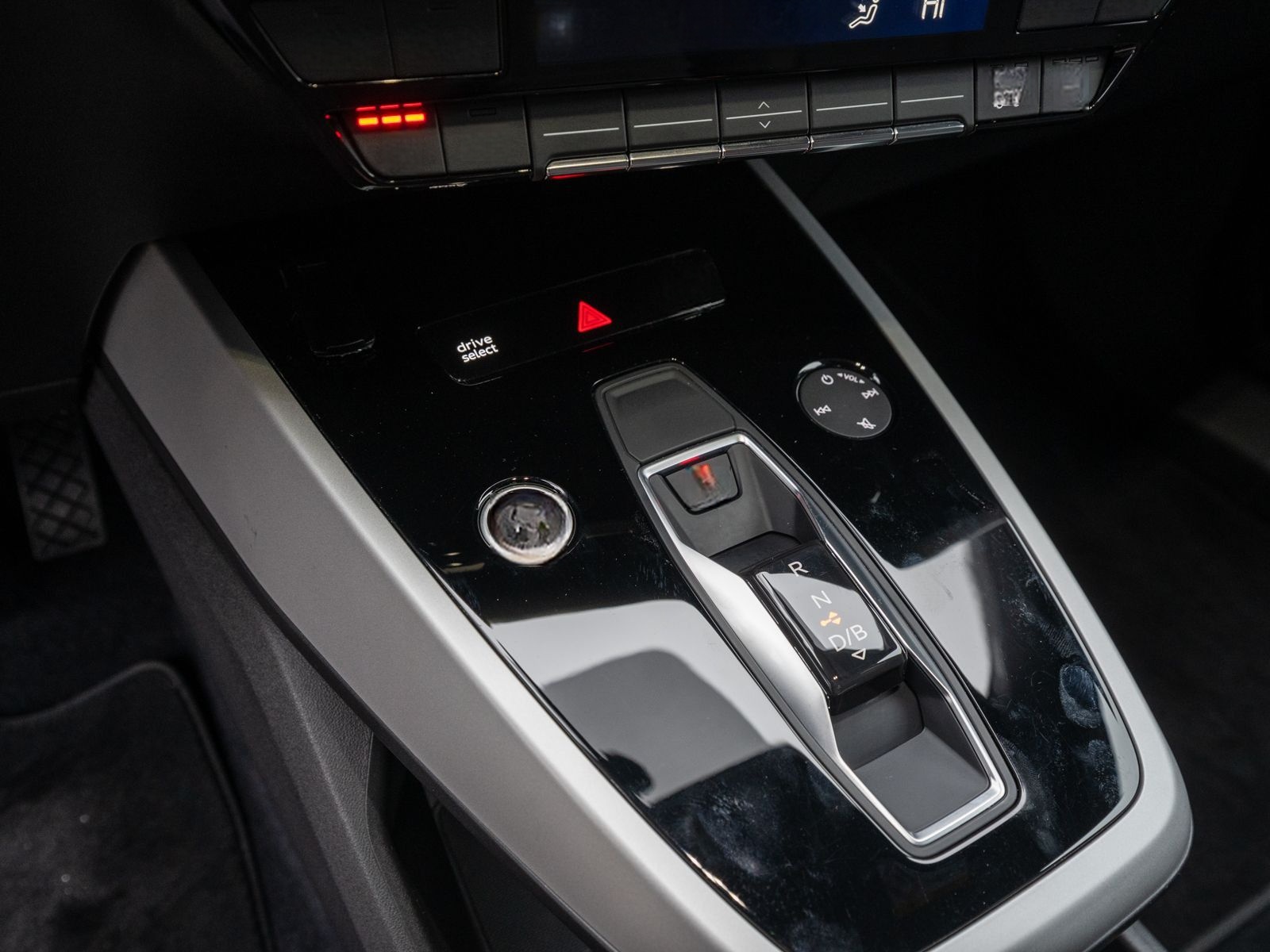 Audi Q4 Sportback 40 e-tron NAVI LED GRA SONOS SHZ VC foto 14