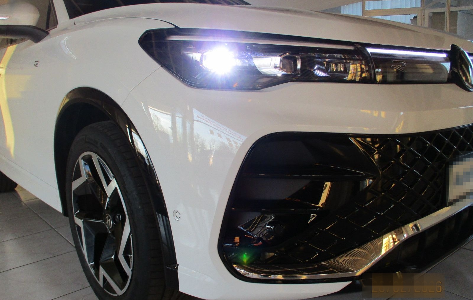 Volkswagen Tiguan R-Line  1,5 eTSI DSG / Kamera LED-Plus foto 2