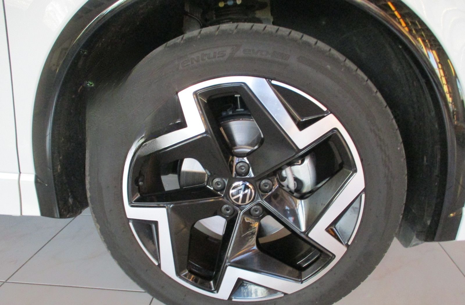 Volkswagen Tiguan R-Line  1,5 eTSI DSG / Kamera LED-Plus foto 3