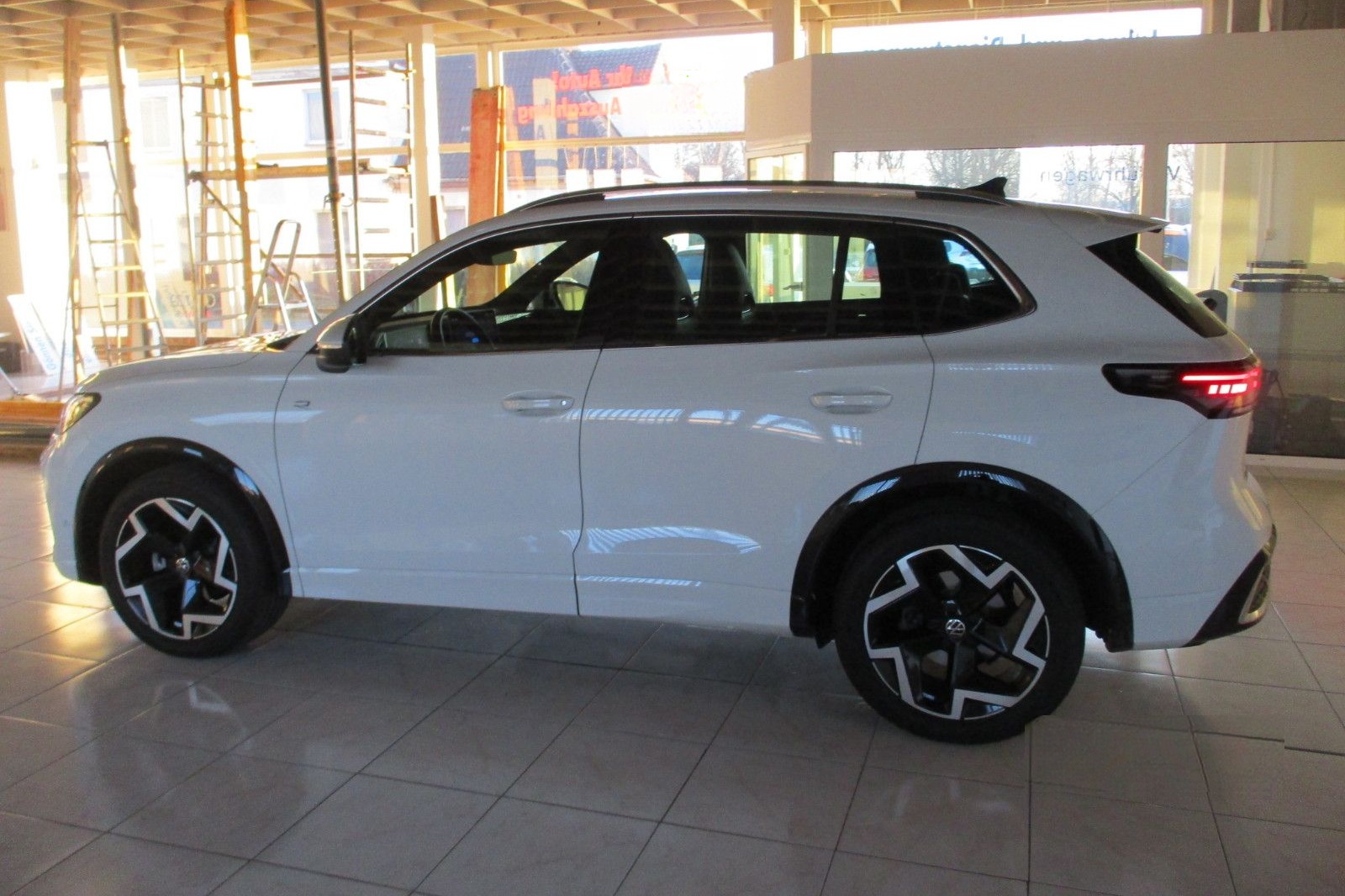 Volkswagen Tiguan R-Line  1,5 eTSI DSG / Kamera LED-Plus foto 4