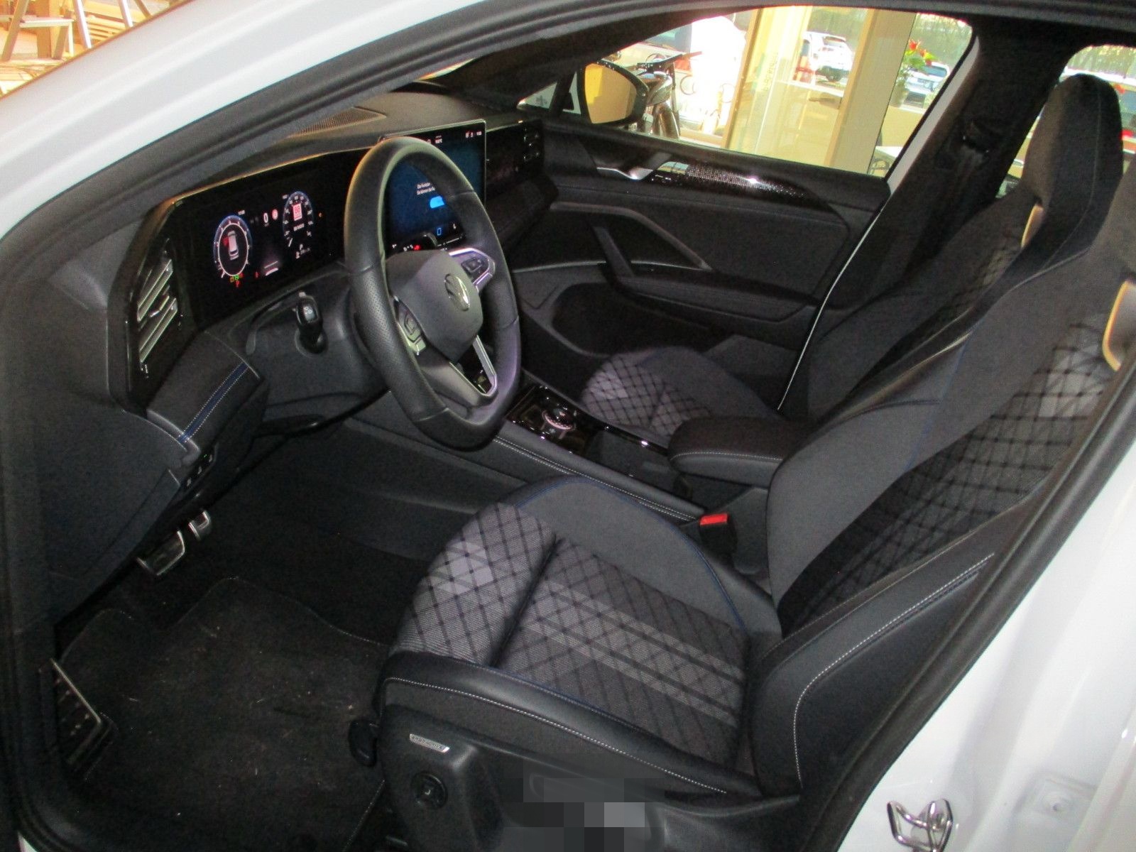Volkswagen Tiguan R-Line  1,5 eTSI DSG / Kamera LED-Plus foto 6