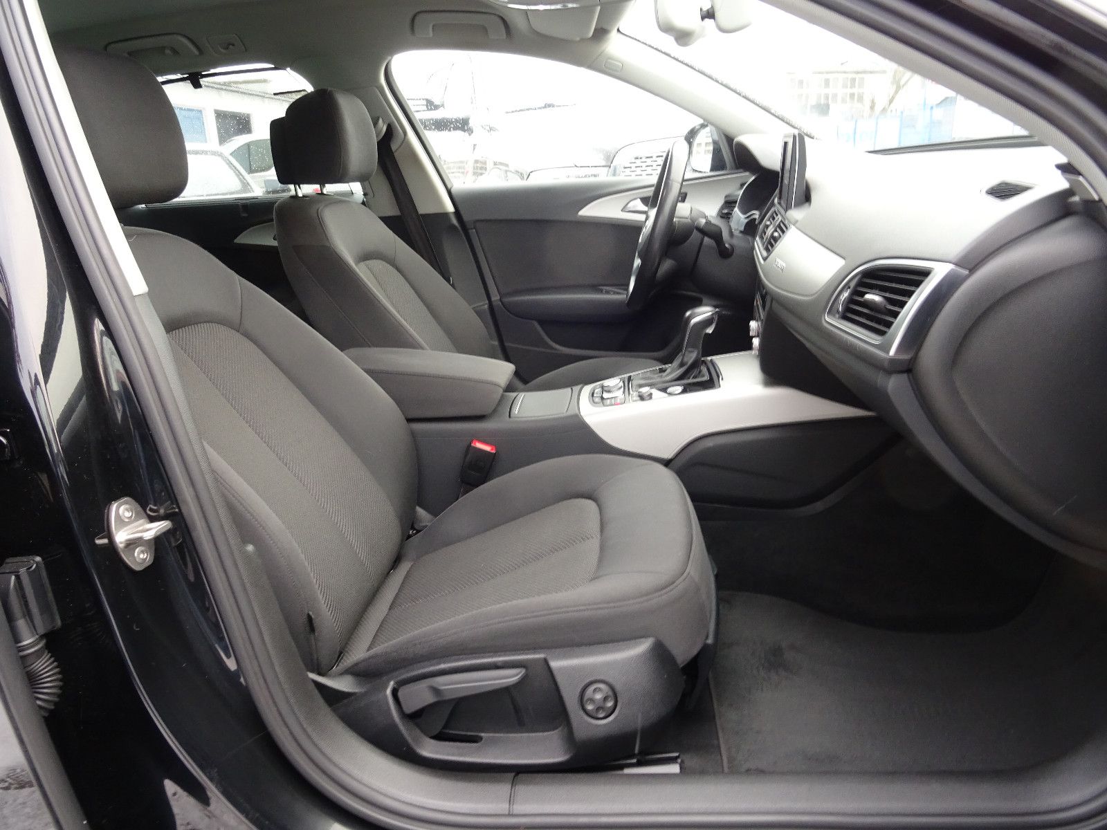 Audi A6 Avant 3.0 TFSI quattro S-Line Selection Bose foto 15