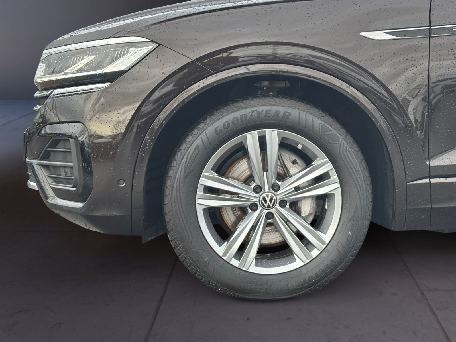 Volkswagen Touareg 3,0 TDI V6 4motion R-Line AHK Pano foto 7