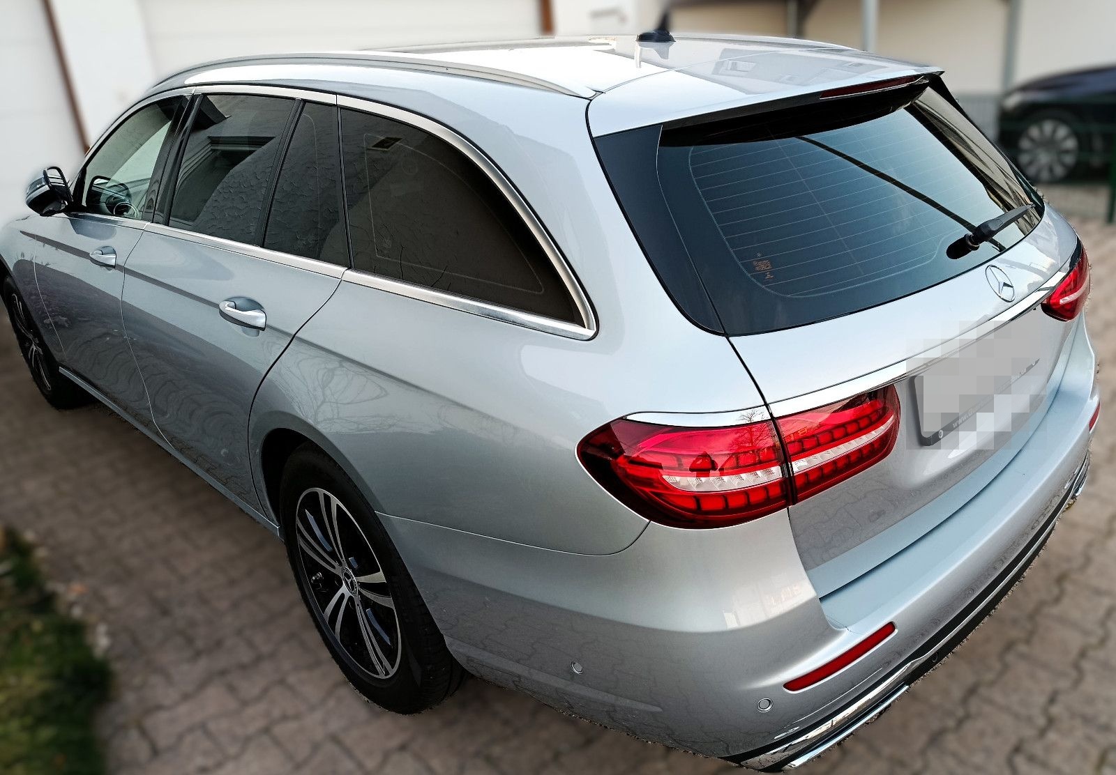 Mercedes-Benz E220dT  Rentner nur 45TKM foto 2