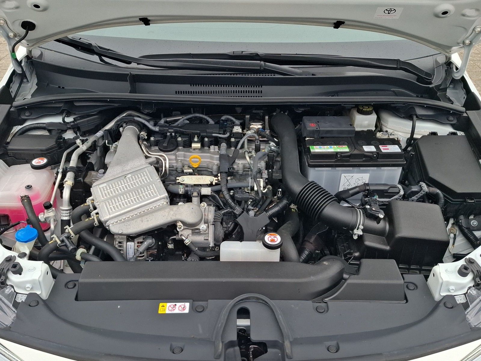 Toyota Corolla 1.2T Team D AHK / BI-LED / SMART-CONNECT foto 17