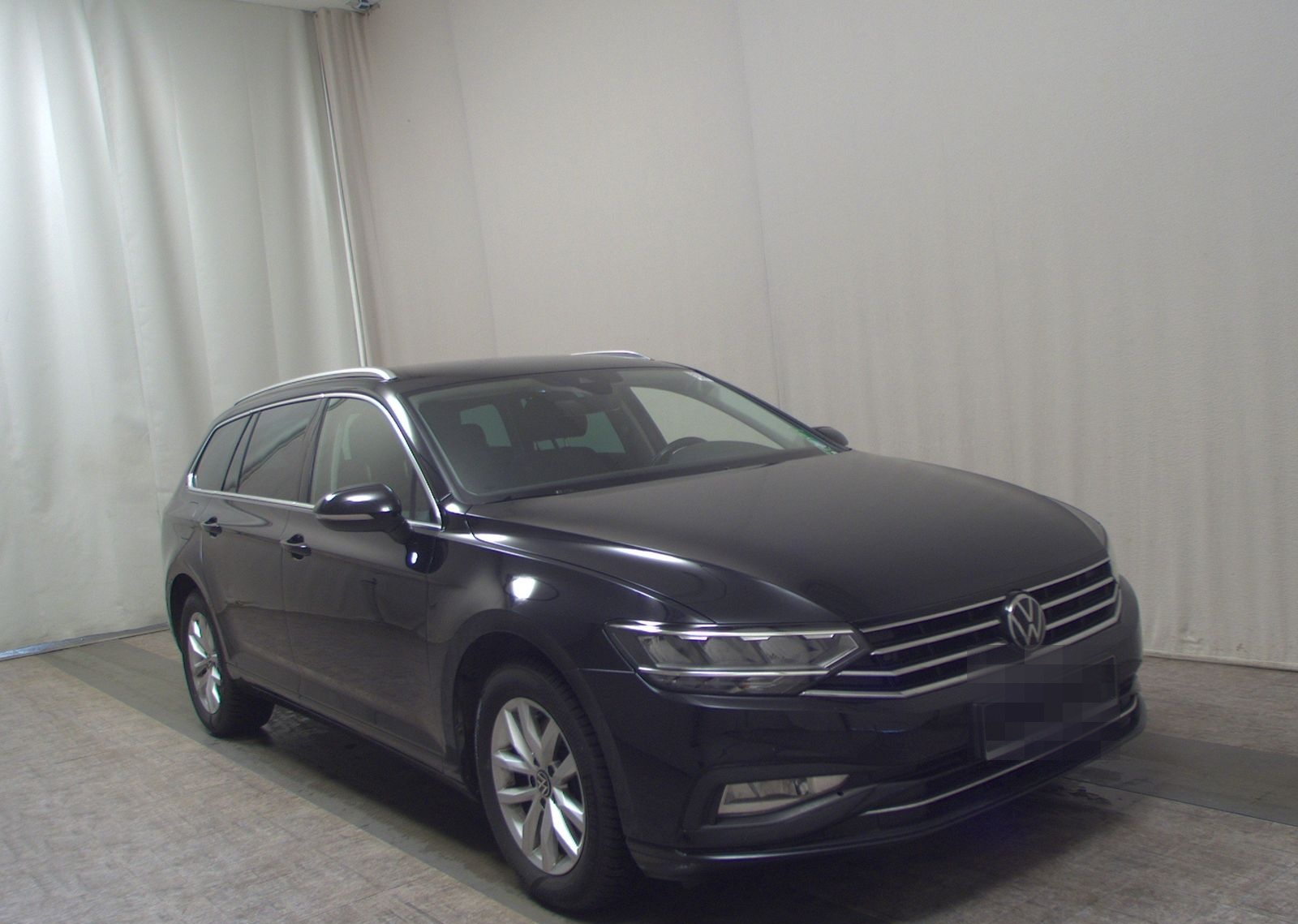 Volkswagen Passat Var. 2.0 TDI Business Navi LED AID RFK foto 3